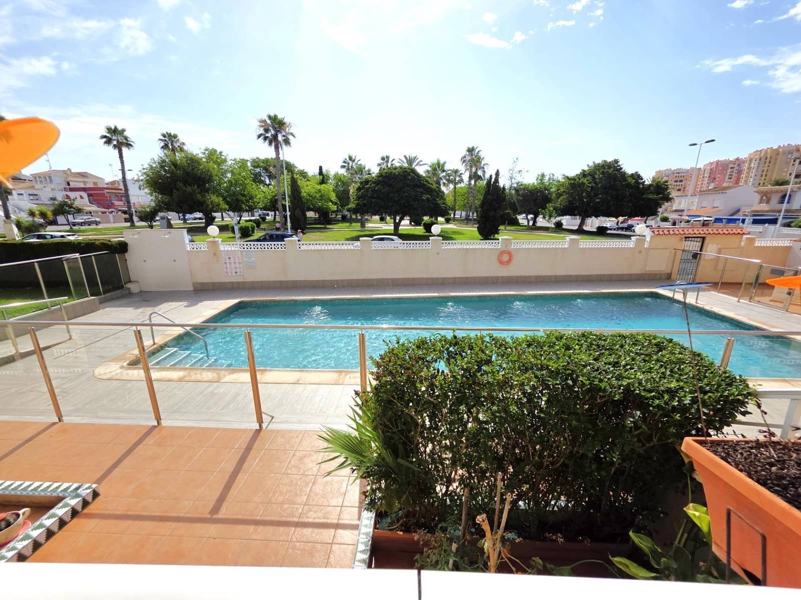 Bungalow de 2 habitaciones en Torrevieja en venta - 129.990 € (Ref: 9508899)