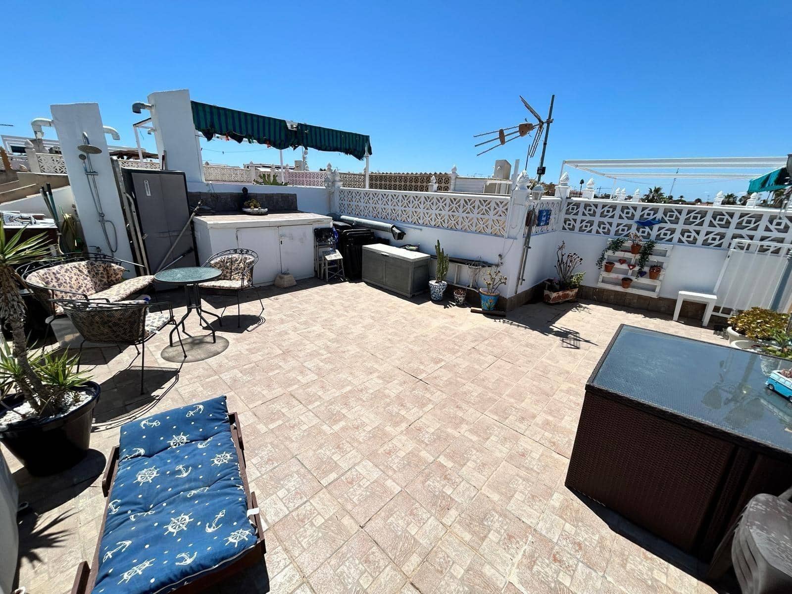 2 bedroom Bungalow for sale in Torrevieja with pool - € 125,000 (Ref: 9508901)