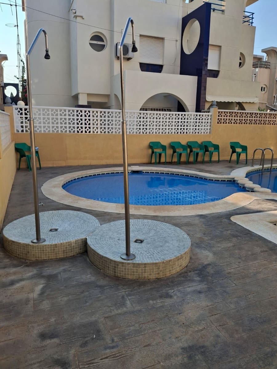 3 bedroom Villa for sale in Torrevieja with pool - € 179,900 (Ref: 9508904)