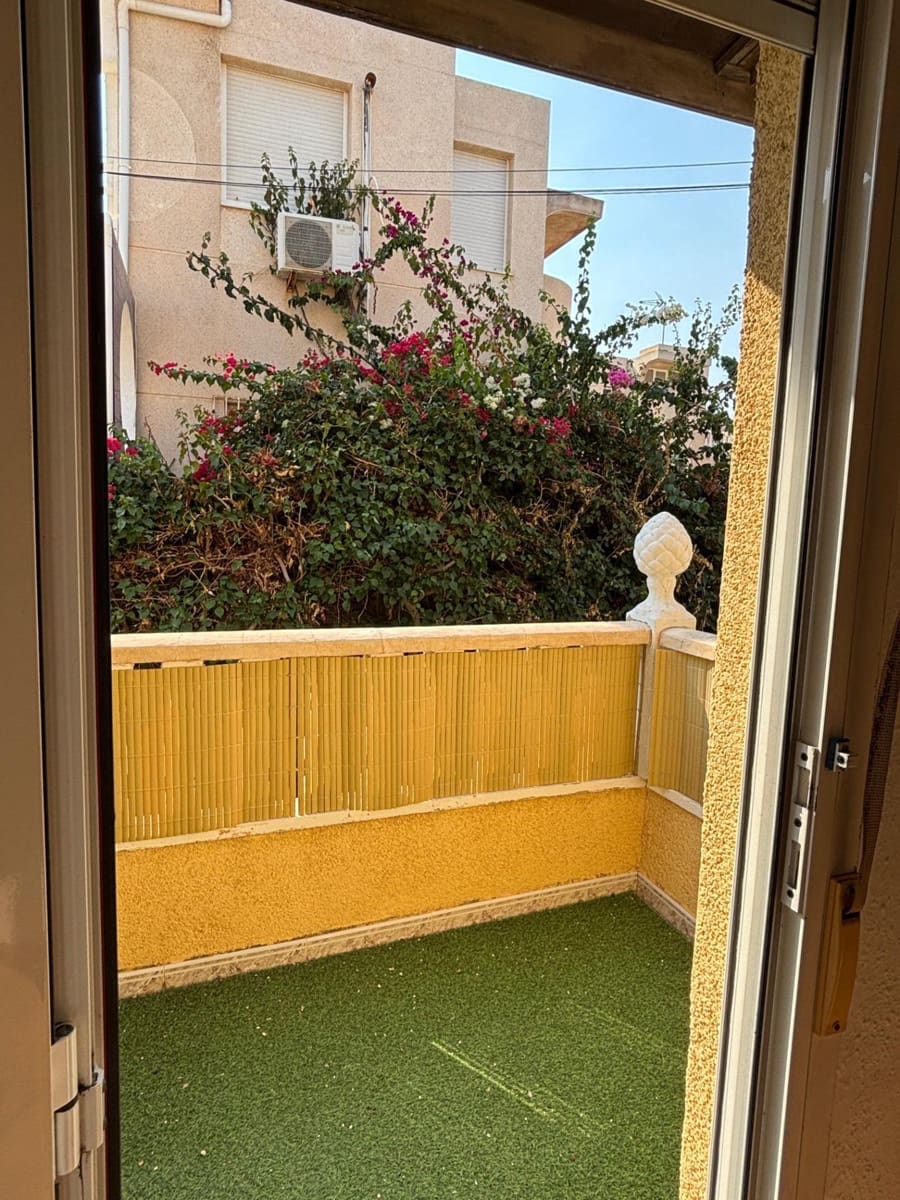 3 bedroom Villa for sale in Torrevieja with pool - € 179,900 (Ref: 9508904)