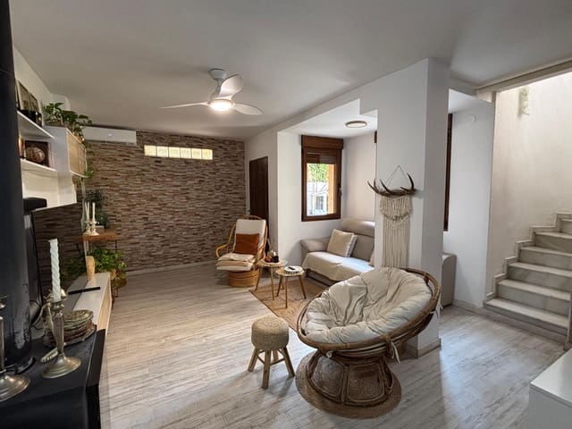 3 bedroom Villa for sale in Los Frutales, Torrevieja with pool - € 179,900 (Ref: 9508904)