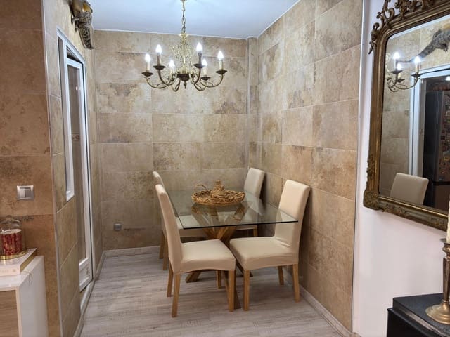 3 bedroom Villa for sale in Los Frutales, Torrevieja with pool - € 179,900 (Ref: 9508904)