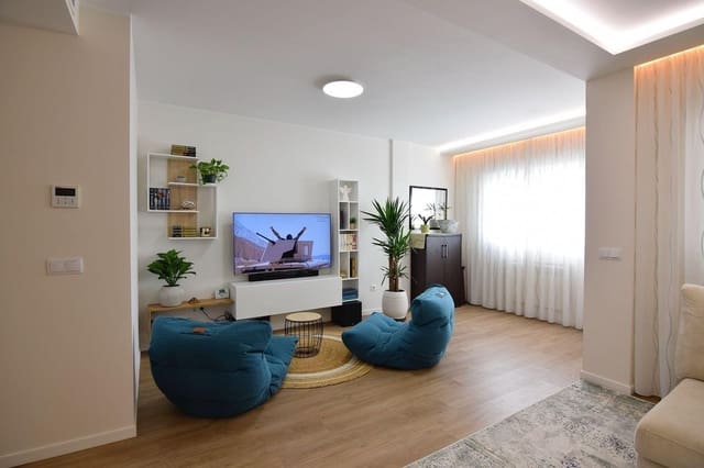 3 soveværelse Rækkehus til salg i La Florida, Orihuela med swimmingpool - € 249.000 (Ref: 9513438)