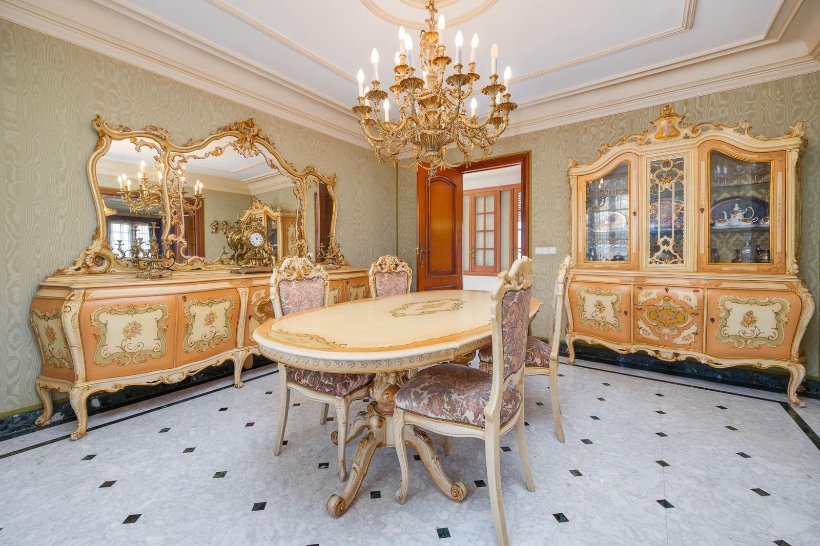 12 soveværelse Villa til salg i Callosa de Segura med garage - € 1.065.000 (Ref: 9530549)