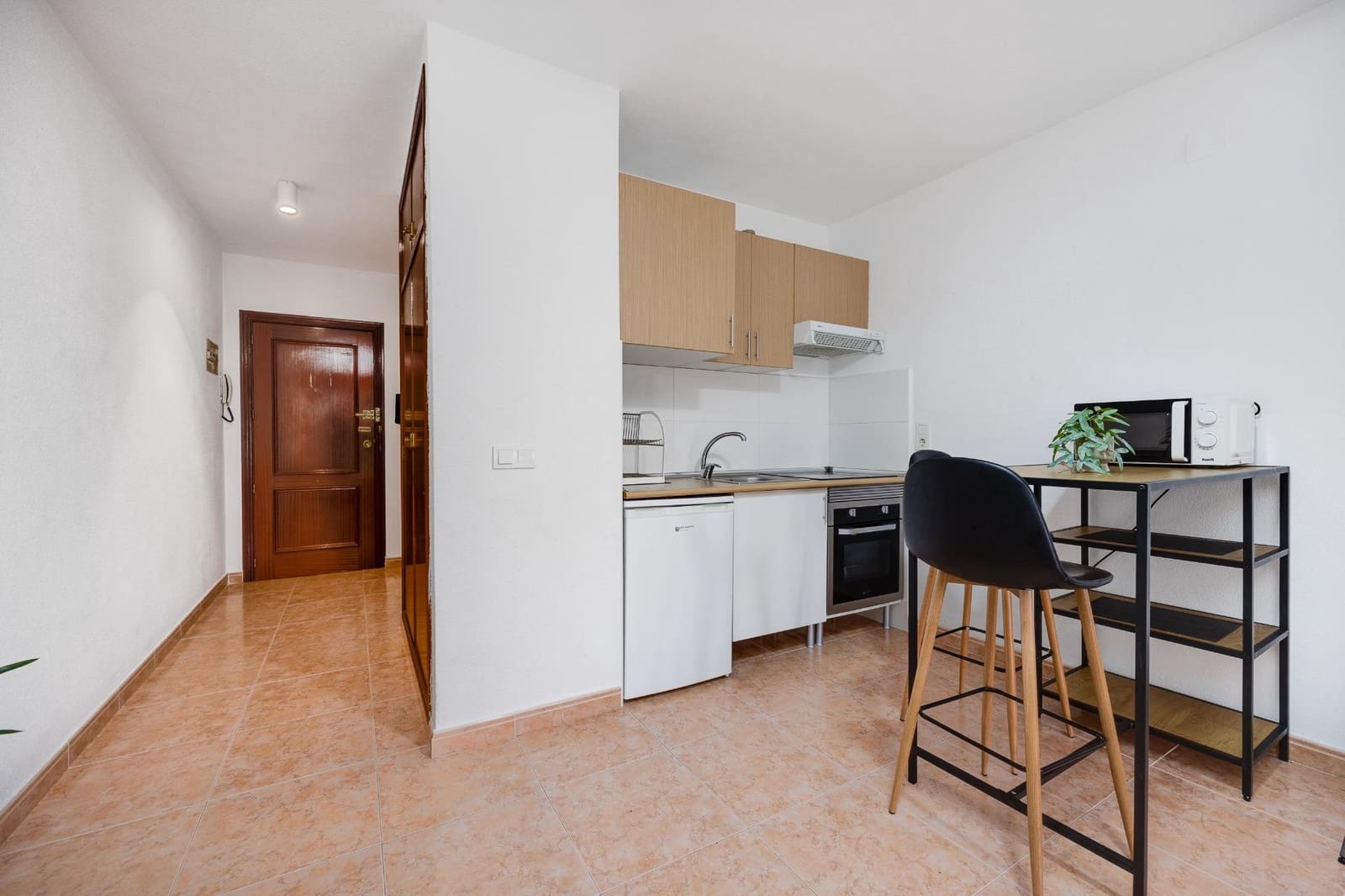 Studio for sale in Torrevieja with pool - € 82,990 (Ref: 9533760)