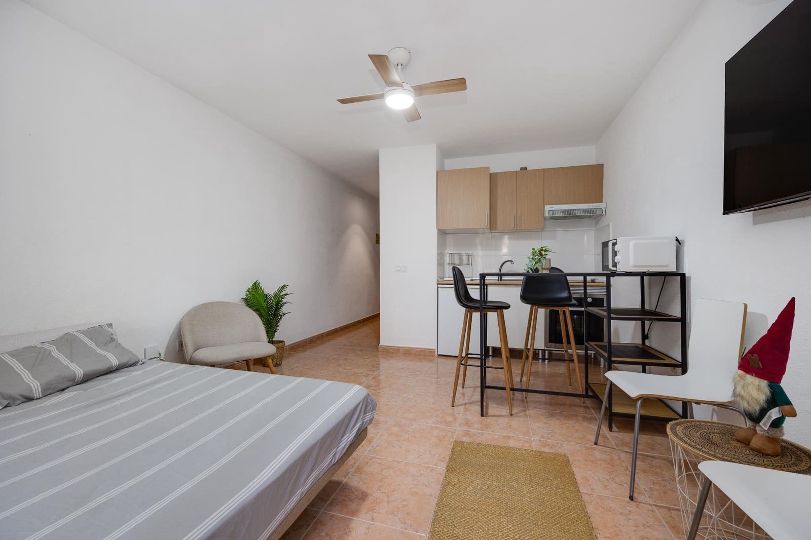 Studio for sale in Torrevieja with pool - € 82,990 (Ref: 9533760)