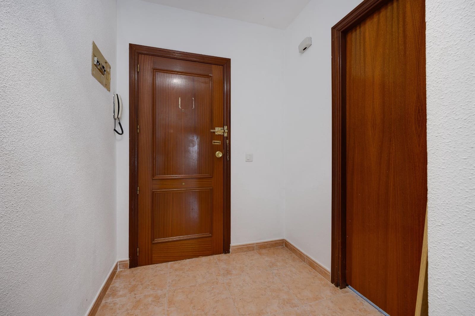 Studio for sale in Torrevieja with pool - € 82,990 (Ref: 9533760)