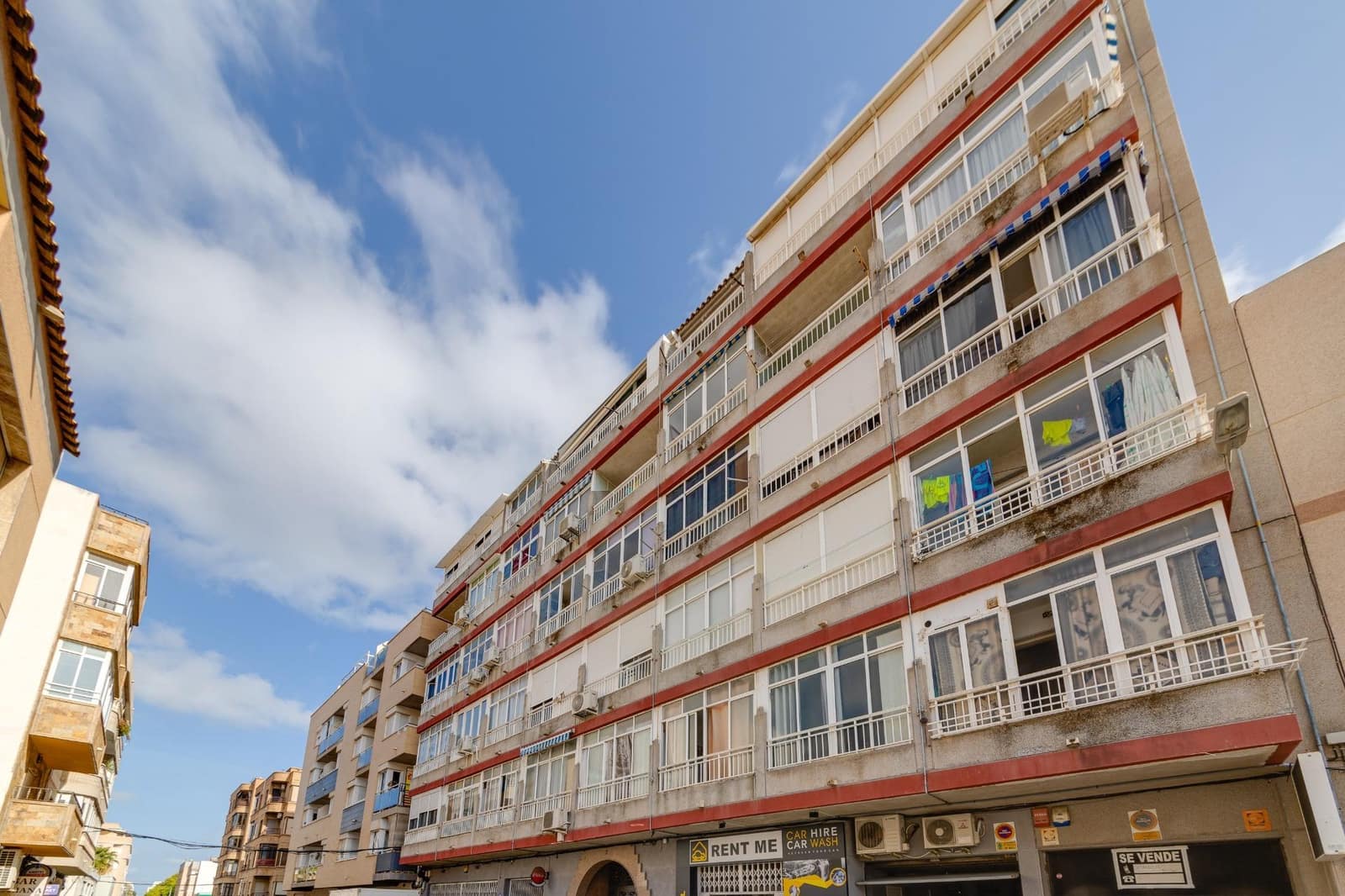 Studio for sale in Torrevieja with pool - € 82,990 (Ref: 9533760)