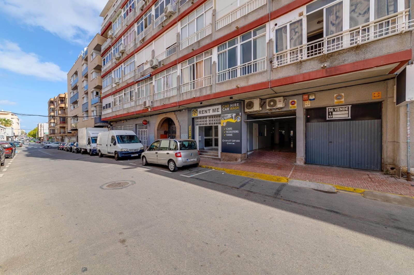 Studio for sale in Torrevieja with pool - € 82,990 (Ref: 9533760)