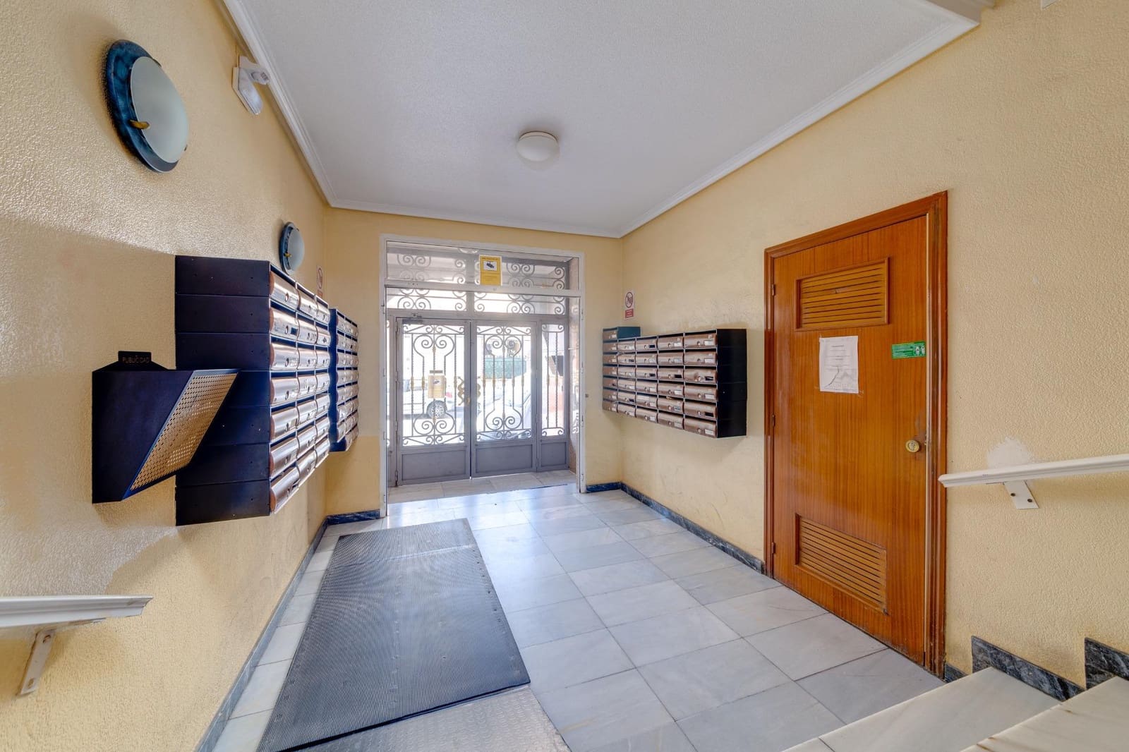 Studio for sale in Torrevieja with pool - € 82,990 (Ref: 9533760)