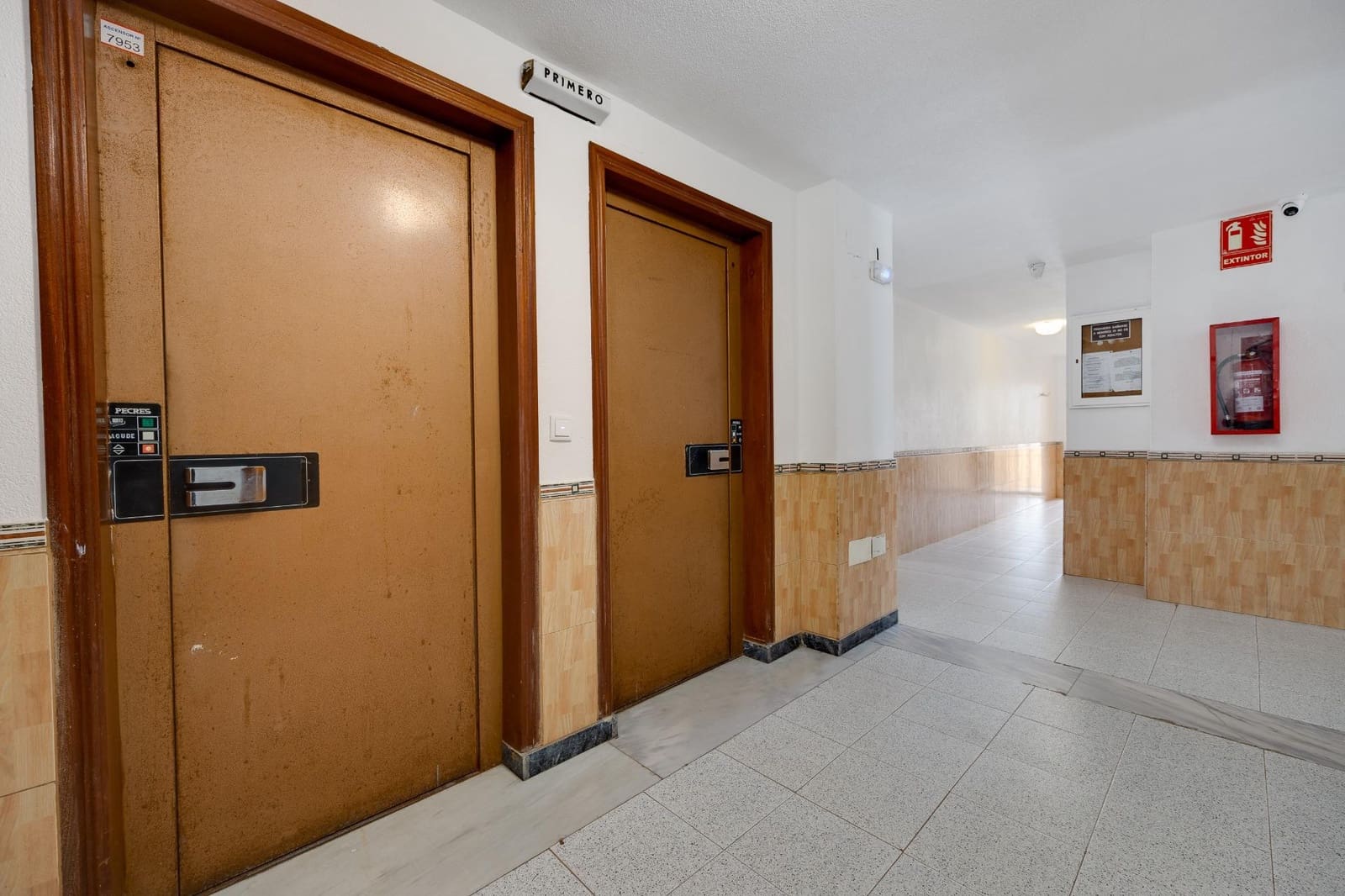 Studio for sale in Torrevieja with pool - € 82,990 (Ref: 9533760)