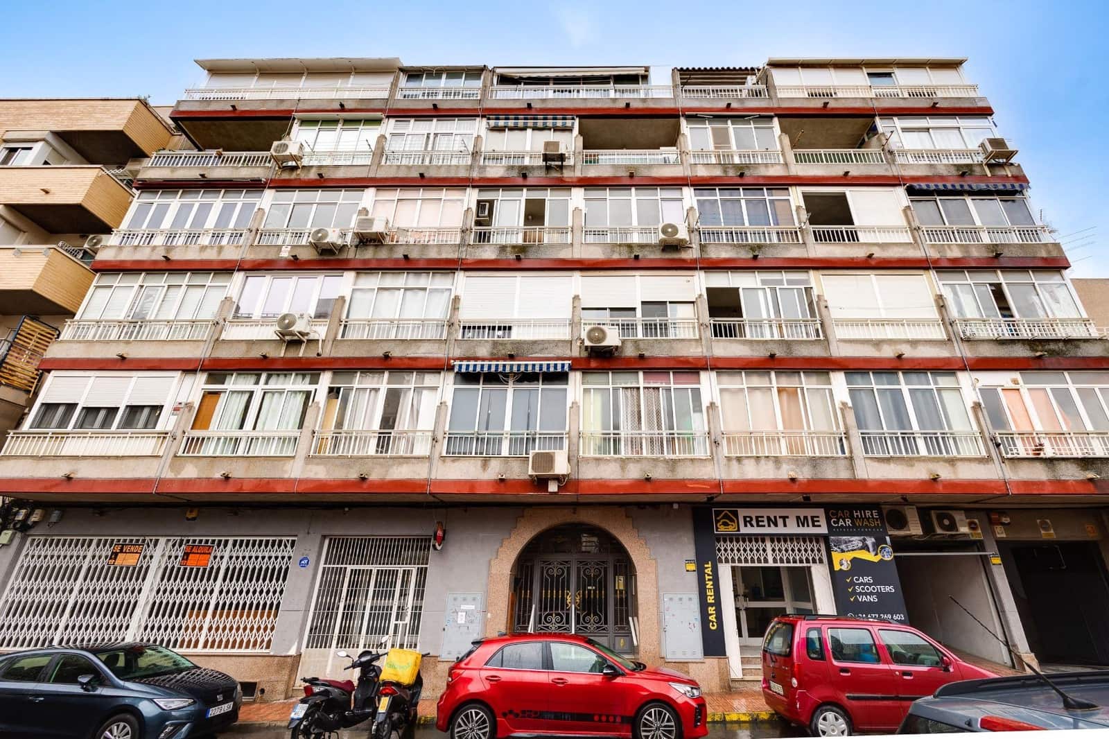 Studio for sale in Torrevieja with pool - € 82,990 (Ref: 9533760)