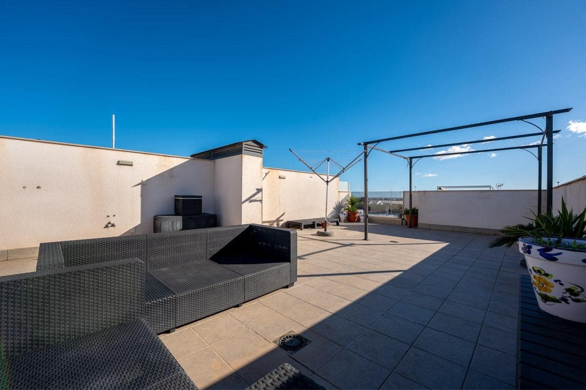 2 bedroom Penthouse for sale in Pilar de la Horadada - € 229,900 (Ref: 9561825)