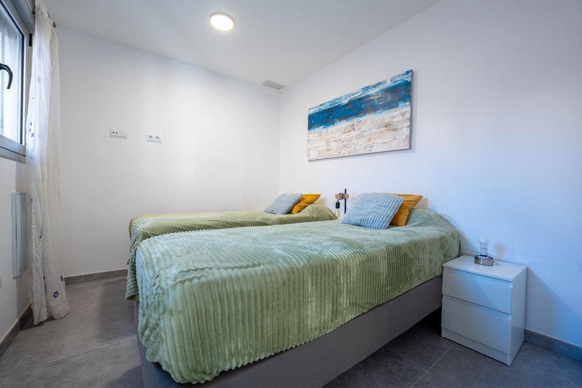 2 bedroom Penthouse for sale in Pilar de la Horadada - € 229,900 (Ref: 9561825)