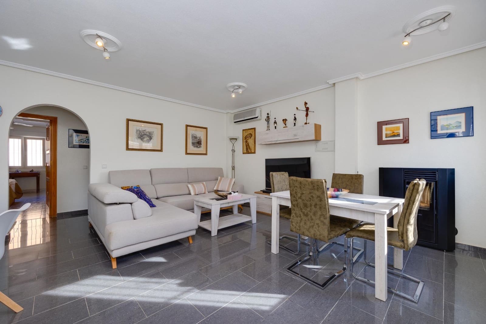 2 Zimmer Villa zu verkaufen in La Marquesa mit Pool - 365.000 € (Ref: 9574648)