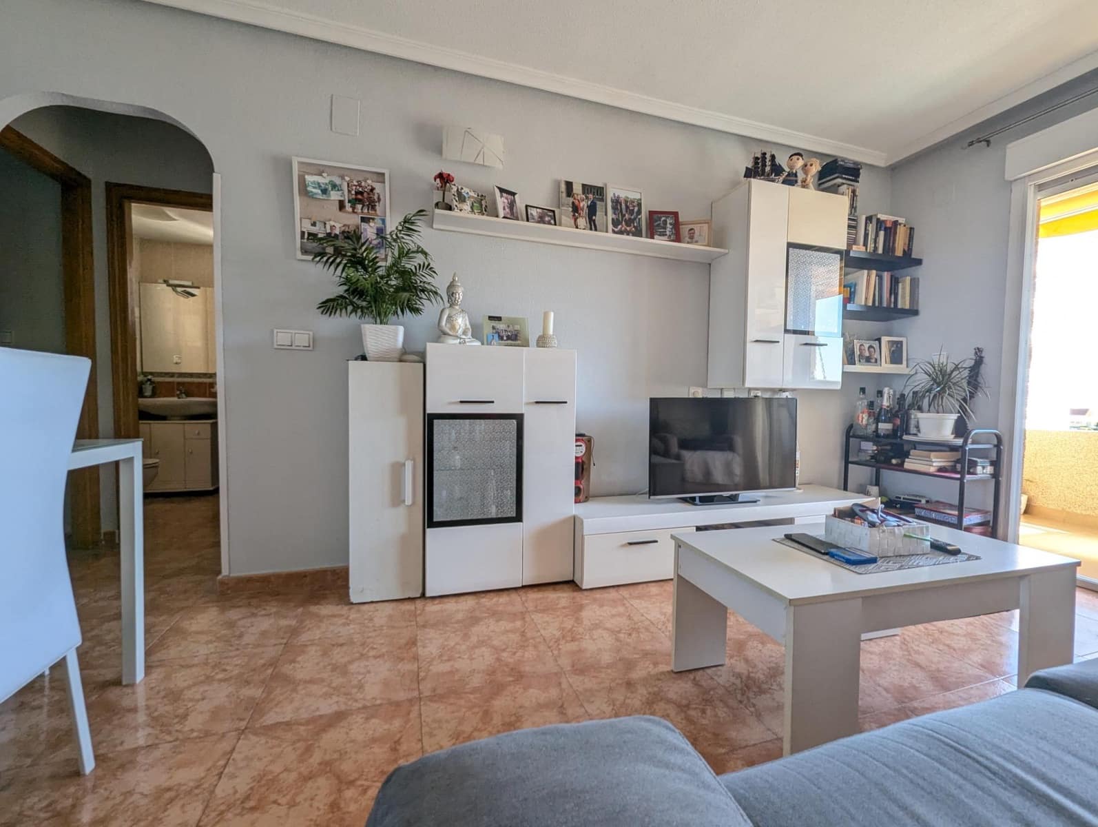 2 makuuhuone Huoneisto myytävänä paikassa Torrevieja mukana uima-altaan - 144 900 € (Ref: 9574650)