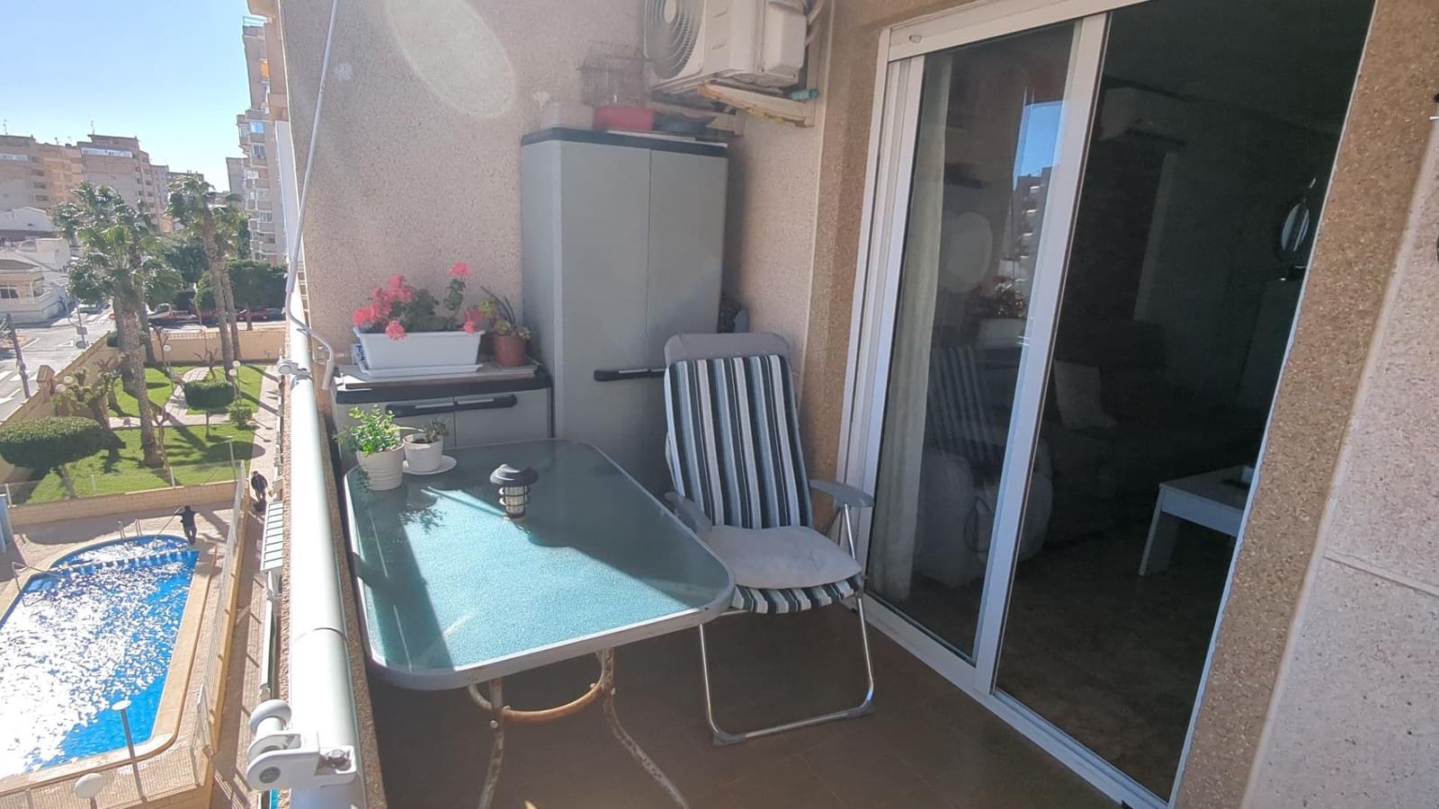 2 makuuhuone Huoneisto myytävänä paikassa Torrevieja mukana uima-altaan - 144 900 € (Ref: 9574650)