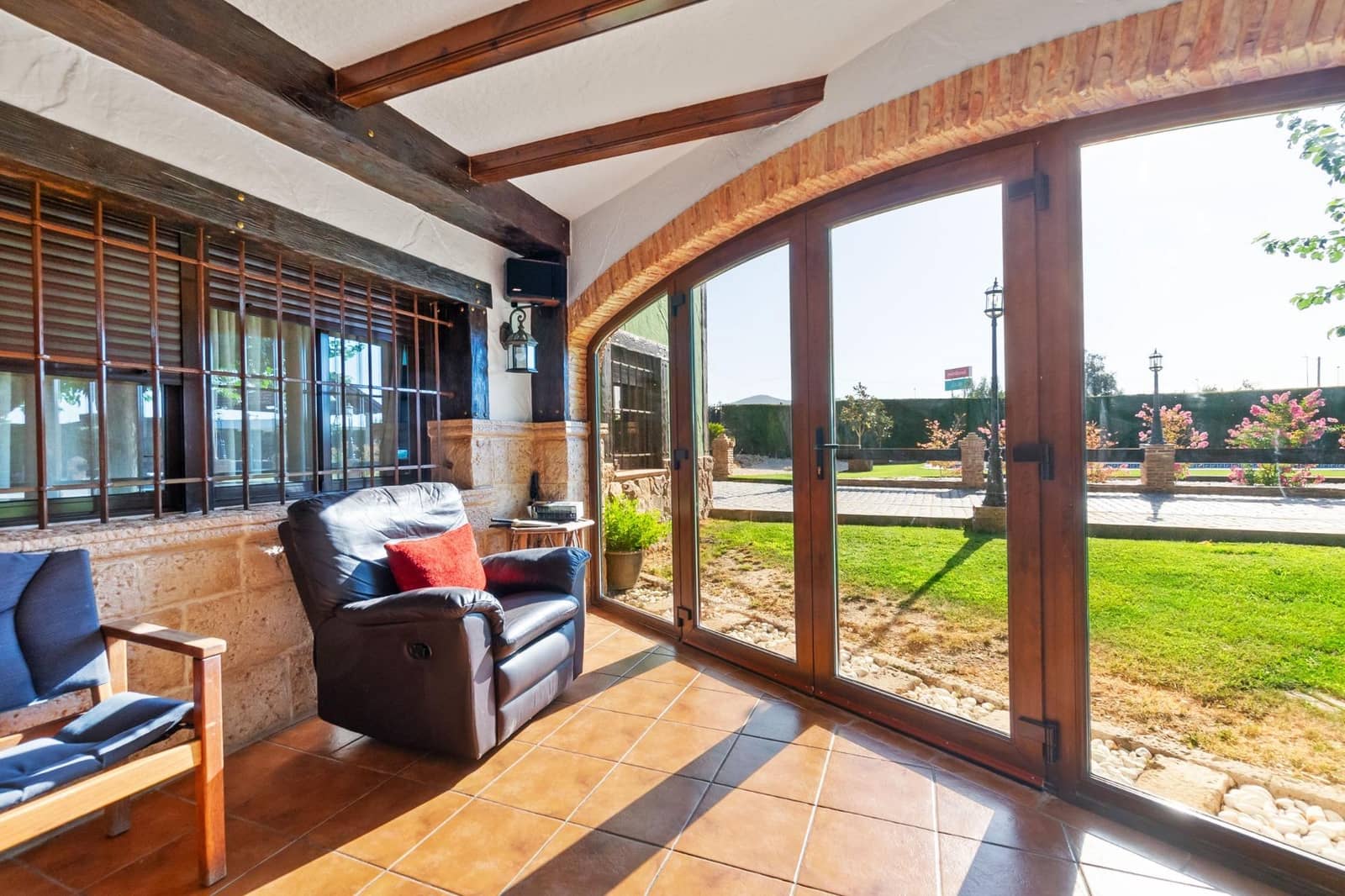 4 sovrum Villa till salu i Onil med pool garage - 1 100 000 € (Ref: 9591339)