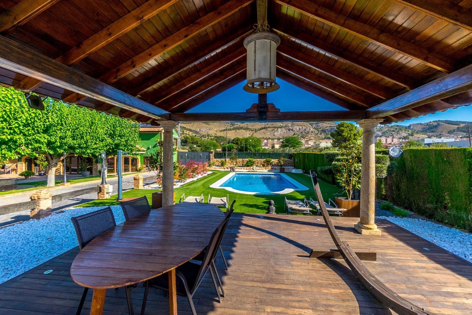 4 sovrum Villa till salu i Onil med pool garage - 1 100 000 € (Ref: 9591339)