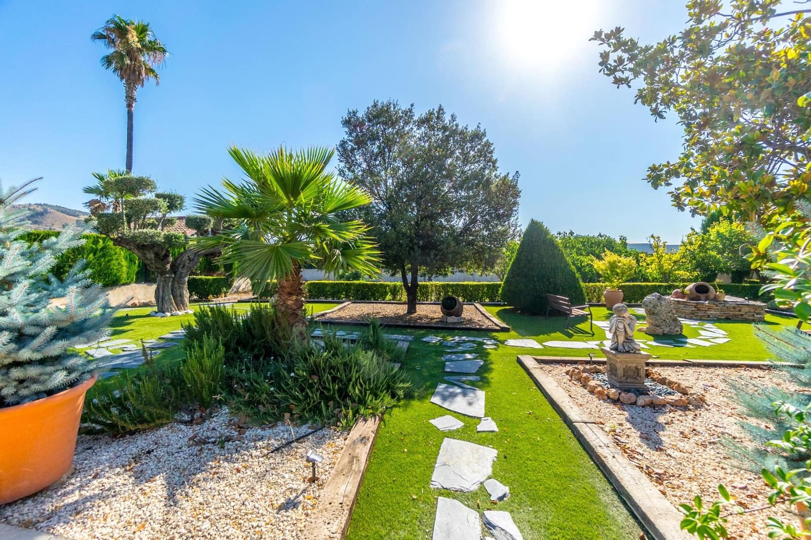 4 sovrum Villa till salu i Onil med pool garage - 1 100 000 € (Ref: 9591339)