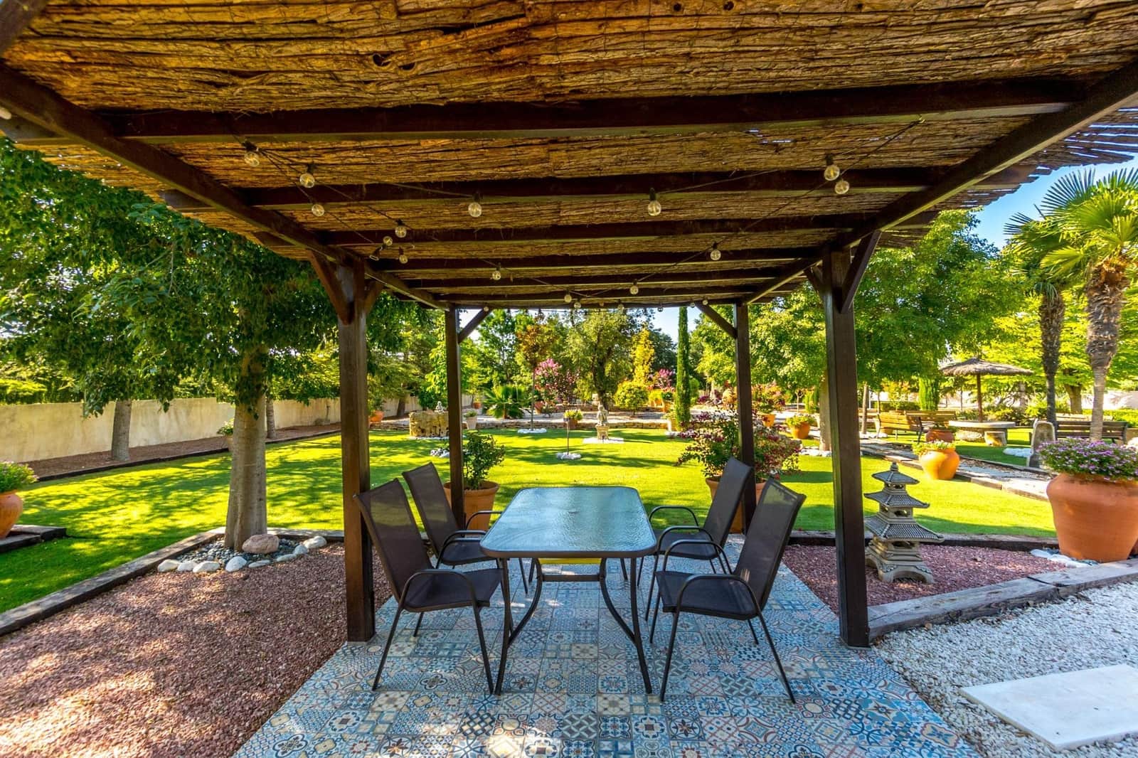 4 sovrum Villa till salu i Onil med pool garage - 1 100 000 € (Ref: 9591339)