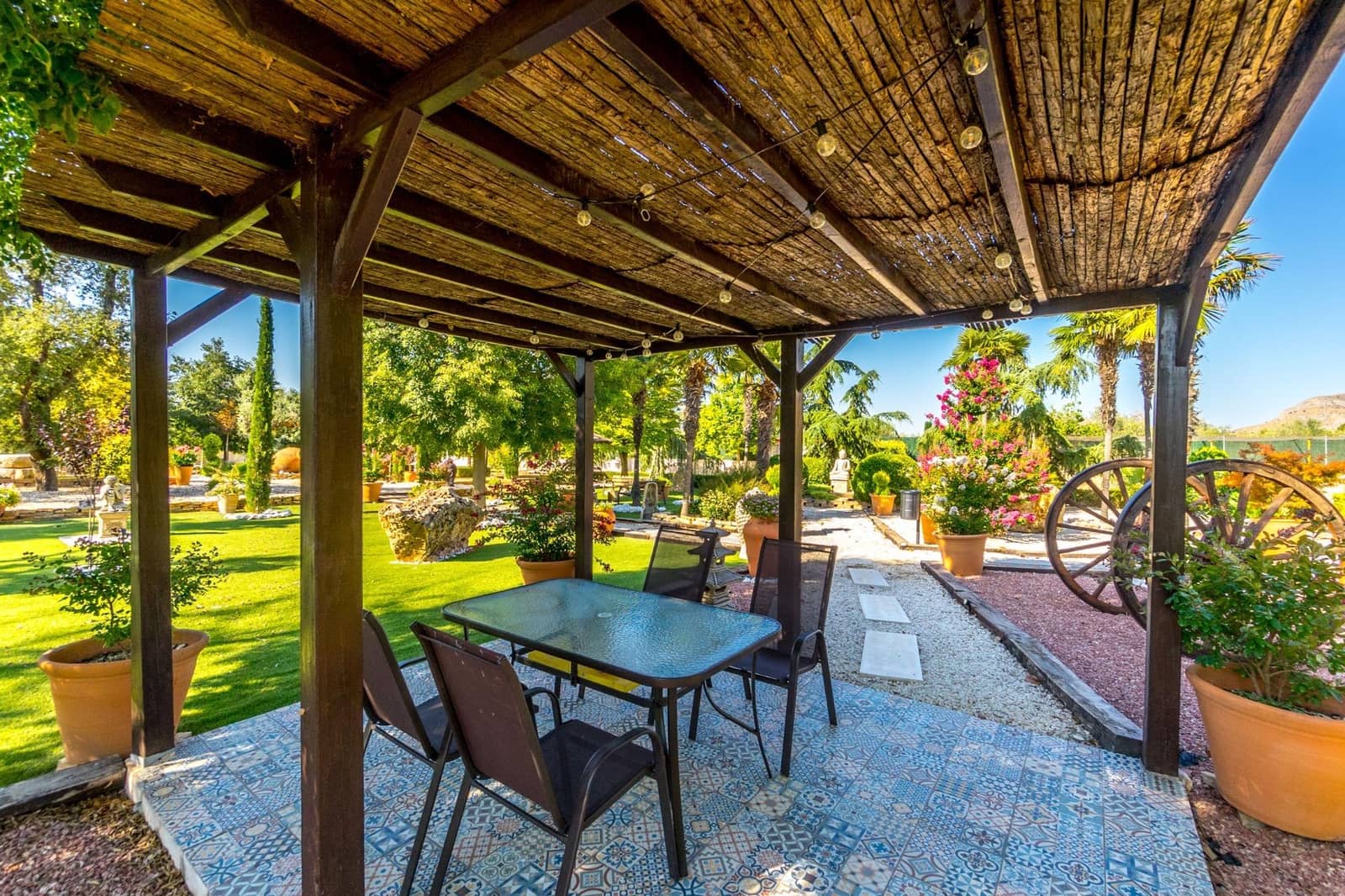 4 sovrum Villa till salu i Onil med pool garage - 1 100 000 € (Ref: 9591339)