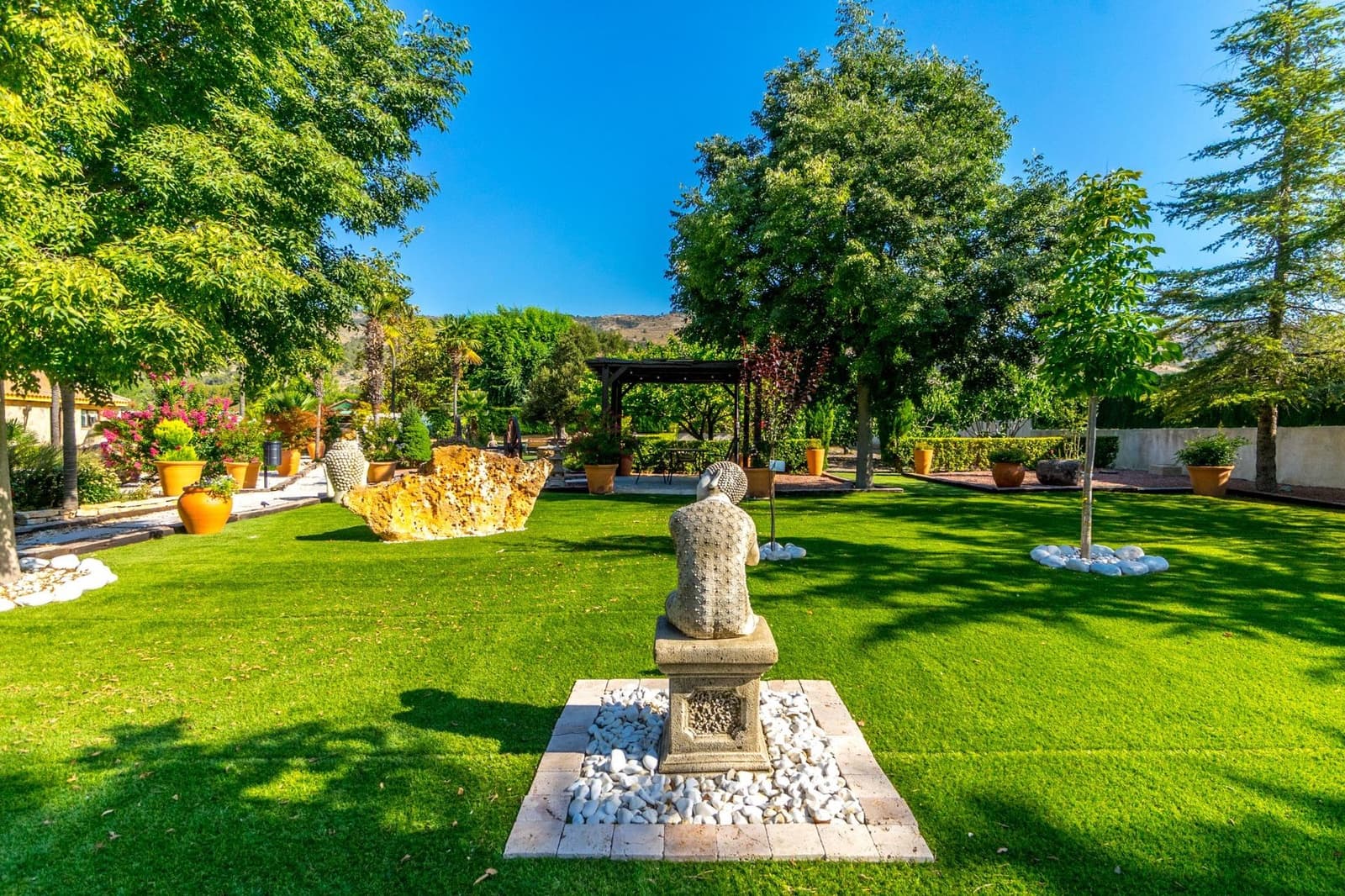 4 sovrum Villa till salu i Onil med pool garage - 1 100 000 € (Ref: 9591339)