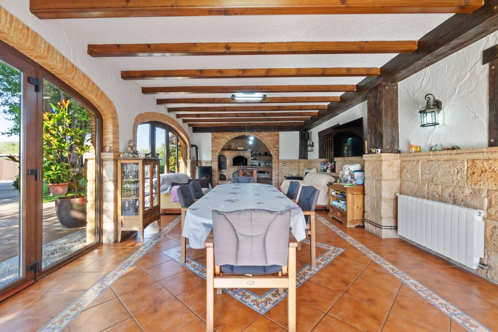 4 bedroom Villa for rent in Onil with pool garage - € 2,500 (Ref: 9591339)
