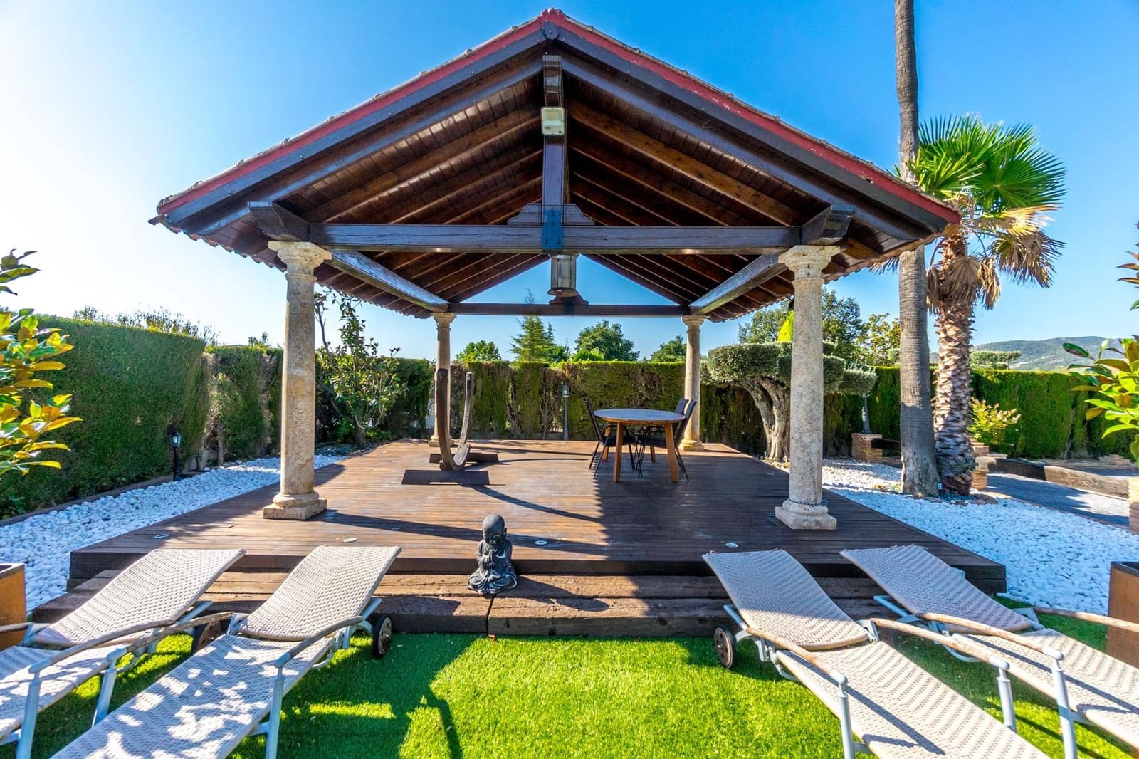 4 bedroom Villa for rent in Onil with pool garage - € 2,500 (Ref: 9591339)