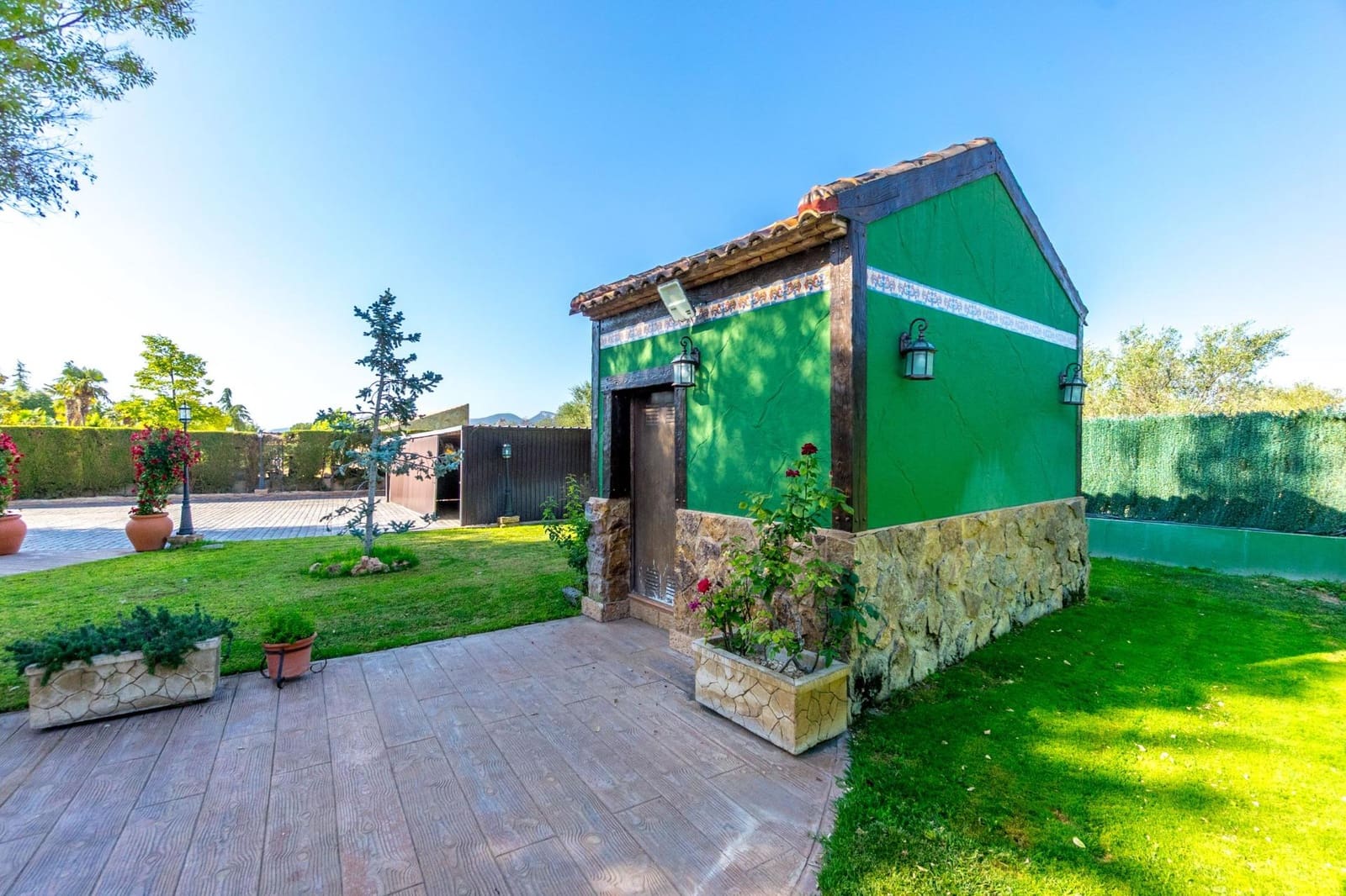 4 bedroom Villa for rent in Onil with pool garage - € 2,500 (Ref: 9591339)