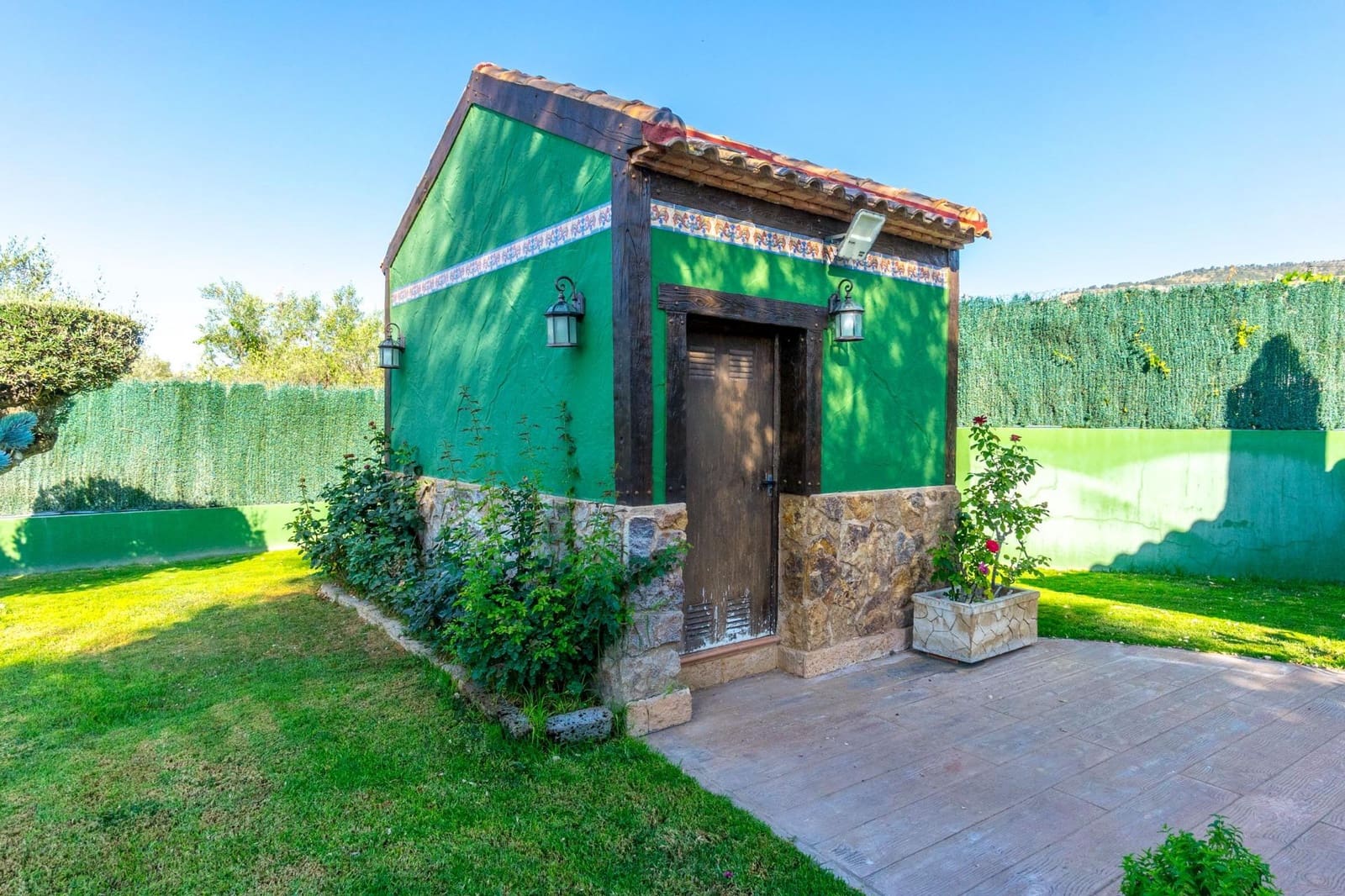 4 bedroom Villa for rent in Onil with pool garage - € 2,500 (Ref: 9591339)