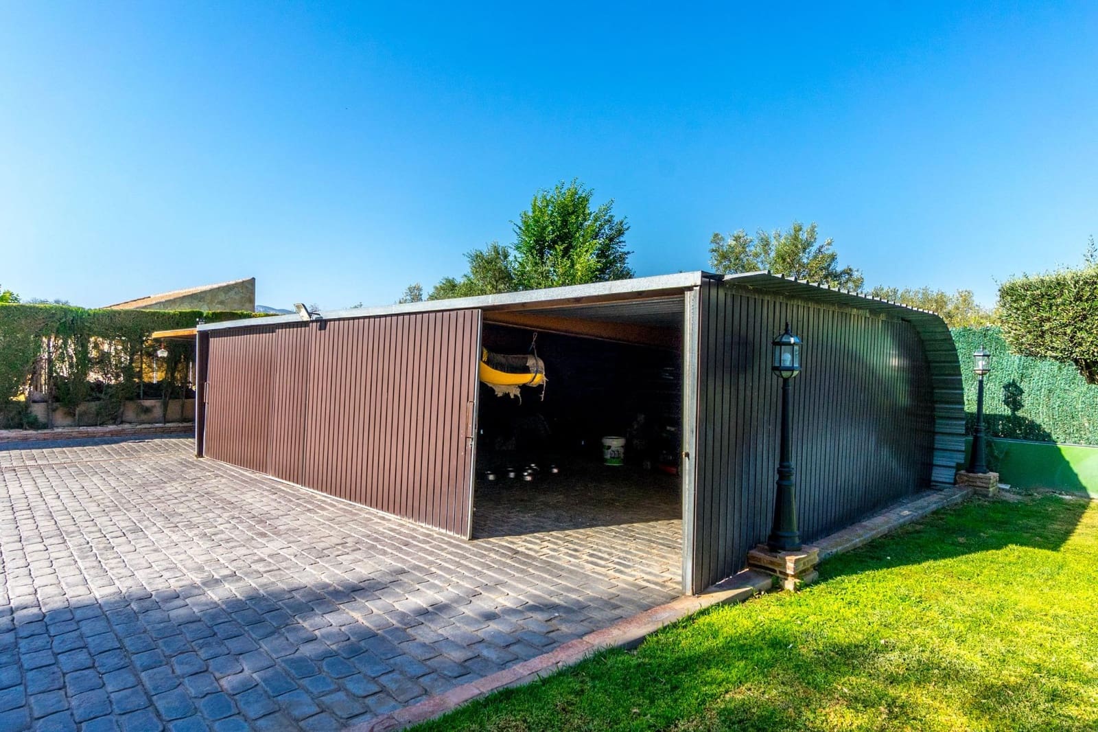 4 bedroom Villa for rent in Onil with pool garage - € 2,500 (Ref: 9591339)