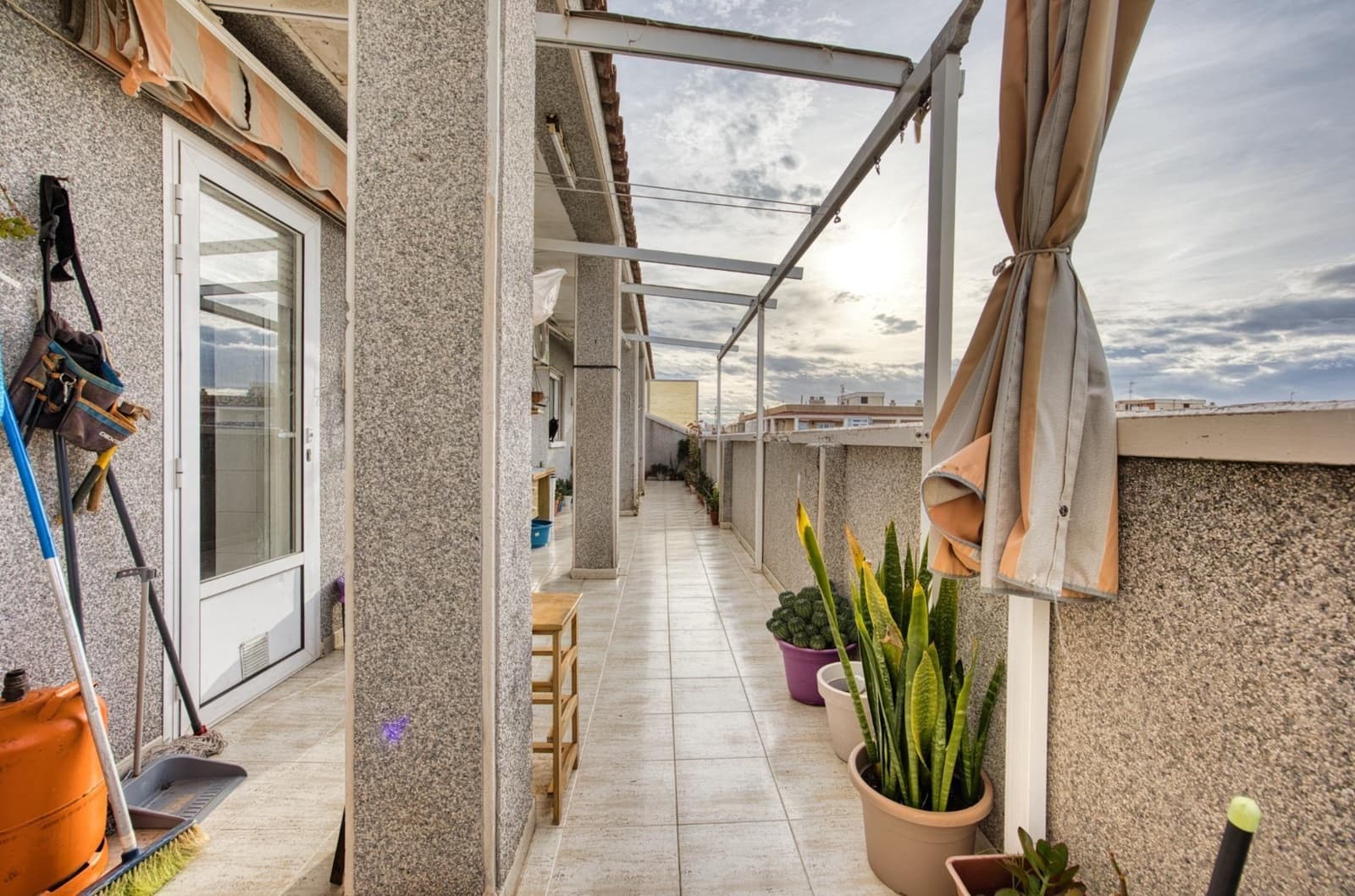 3 sovrum Takvåning till salu i Torrevieja med pool - 148 000 € (Ref: 9608101)