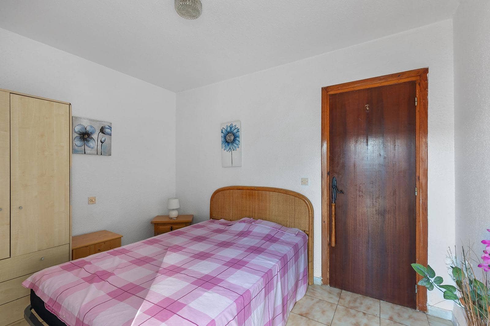 2 bedroom Terraced Villa for sale in Torrevieja with pool - € 150,000 (Ref: 9645050)