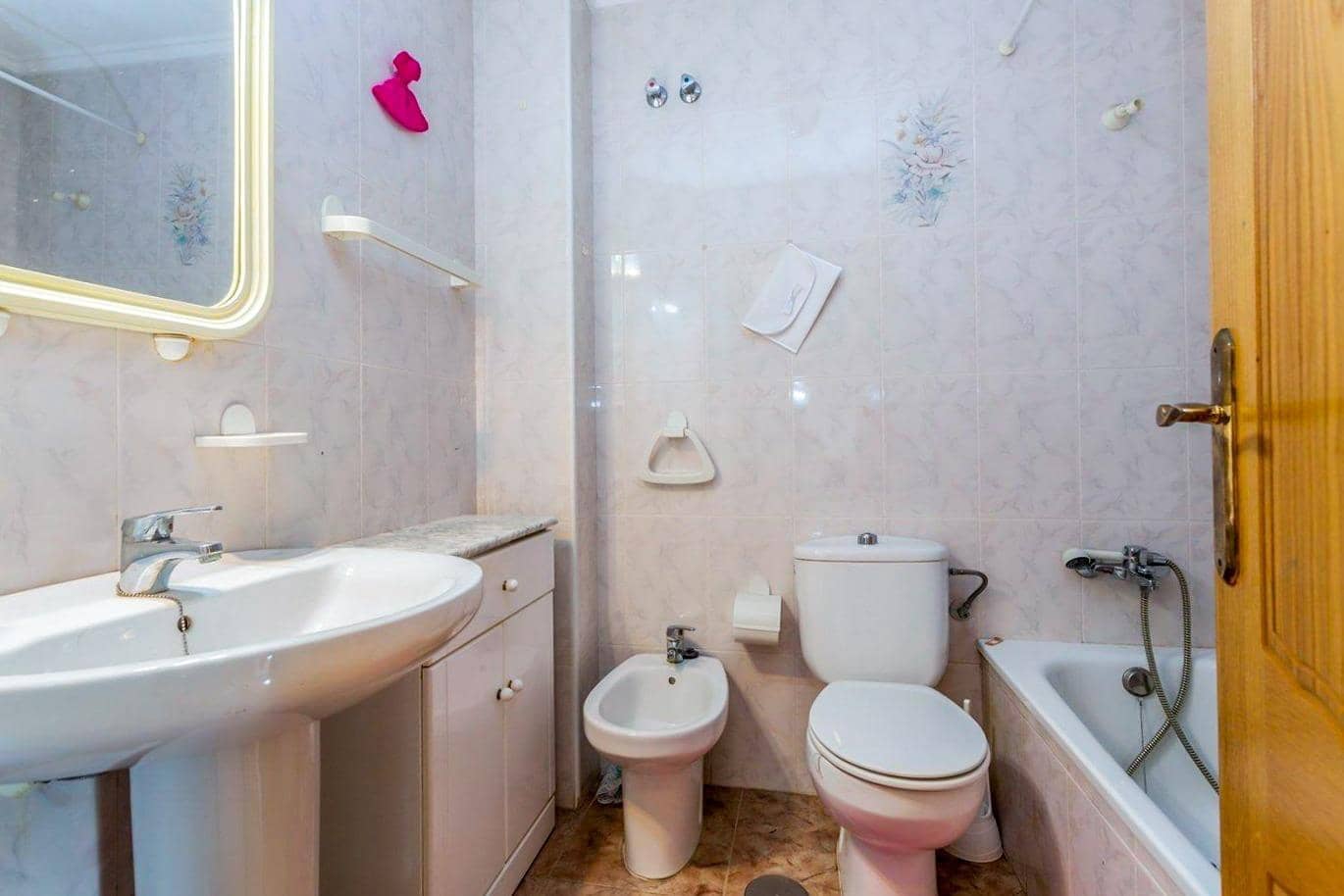 2 Zimmer Apartment zu verkaufen in Torrevieja - 127.000 € (Ref: 9659466)