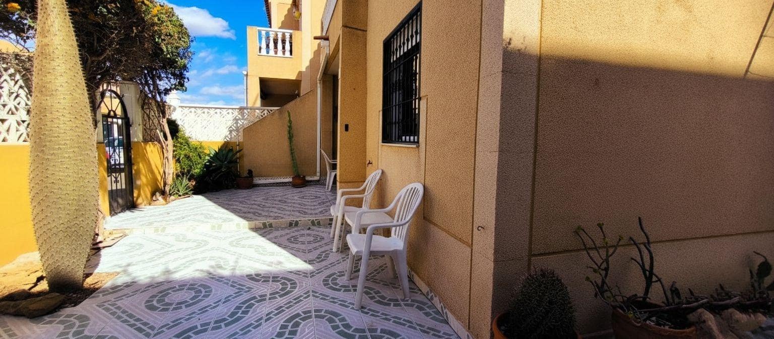 2 makuuhuone Bungalow myytävänä paikassa Torrevieja mukana uima-altaan - 124 990 € (Ref: 9659467)