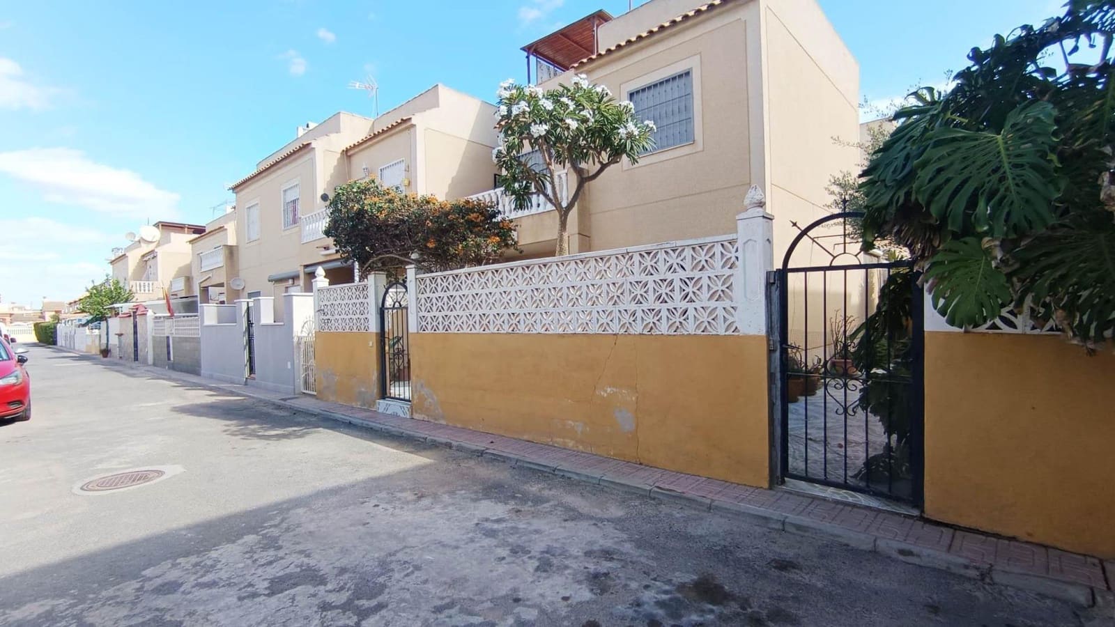 2 makuuhuone Bungalow myytävänä paikassa Torrevieja mukana uima-altaan - 124 990 € (Ref: 9659467)