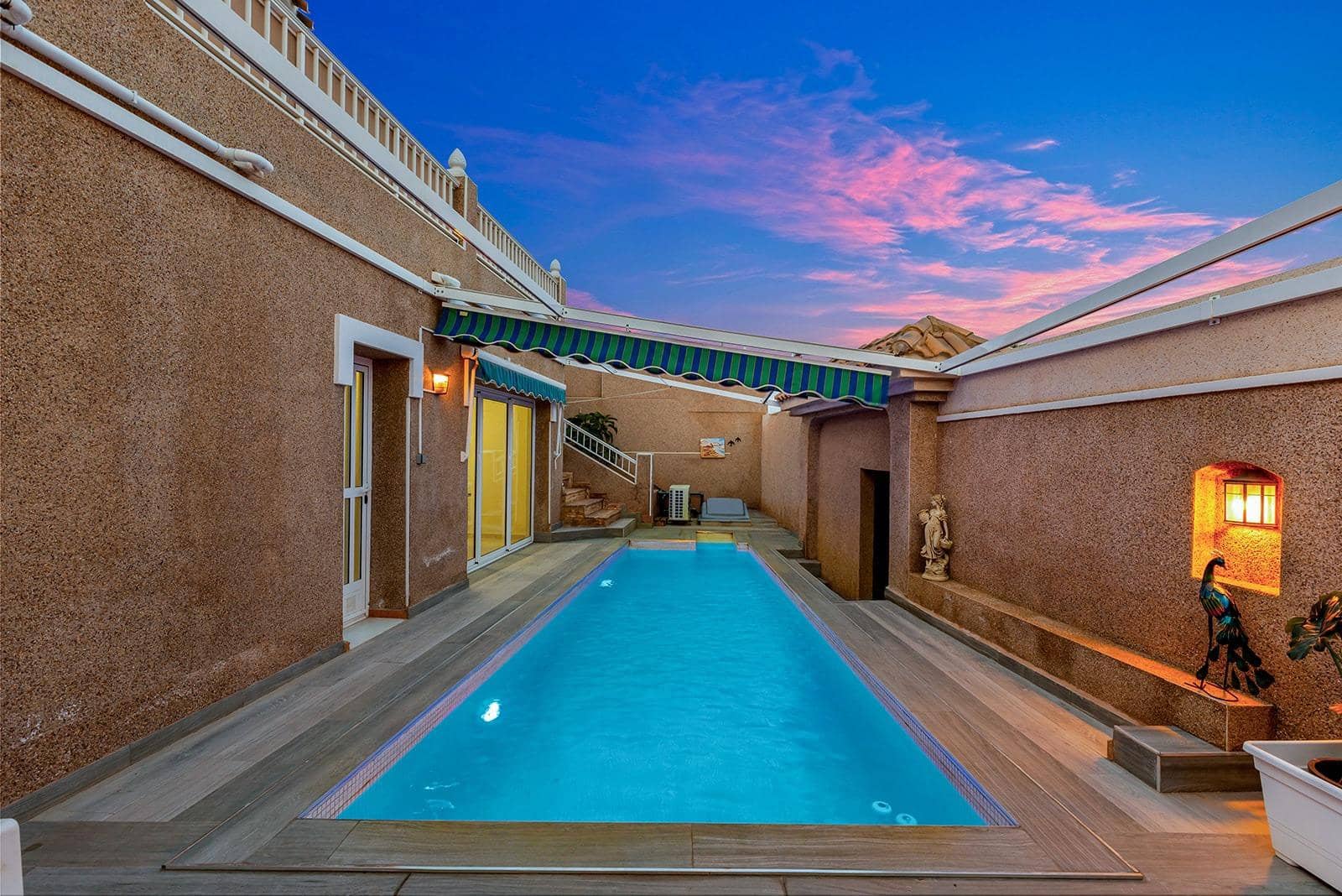 Chalet de 5 habitaciones en Torrevieja en venta con piscina - 395.000 € (Ref: 9674252)