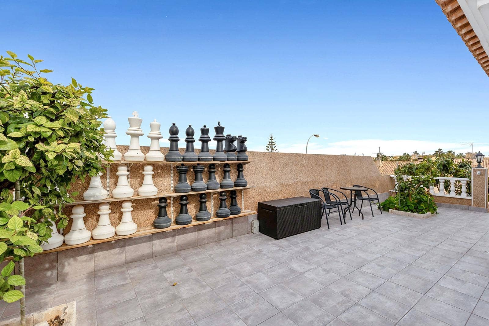 Chalet de 5 habitaciones en Torrevieja en venta con piscina - 395.000 € (Ref: 9674252)