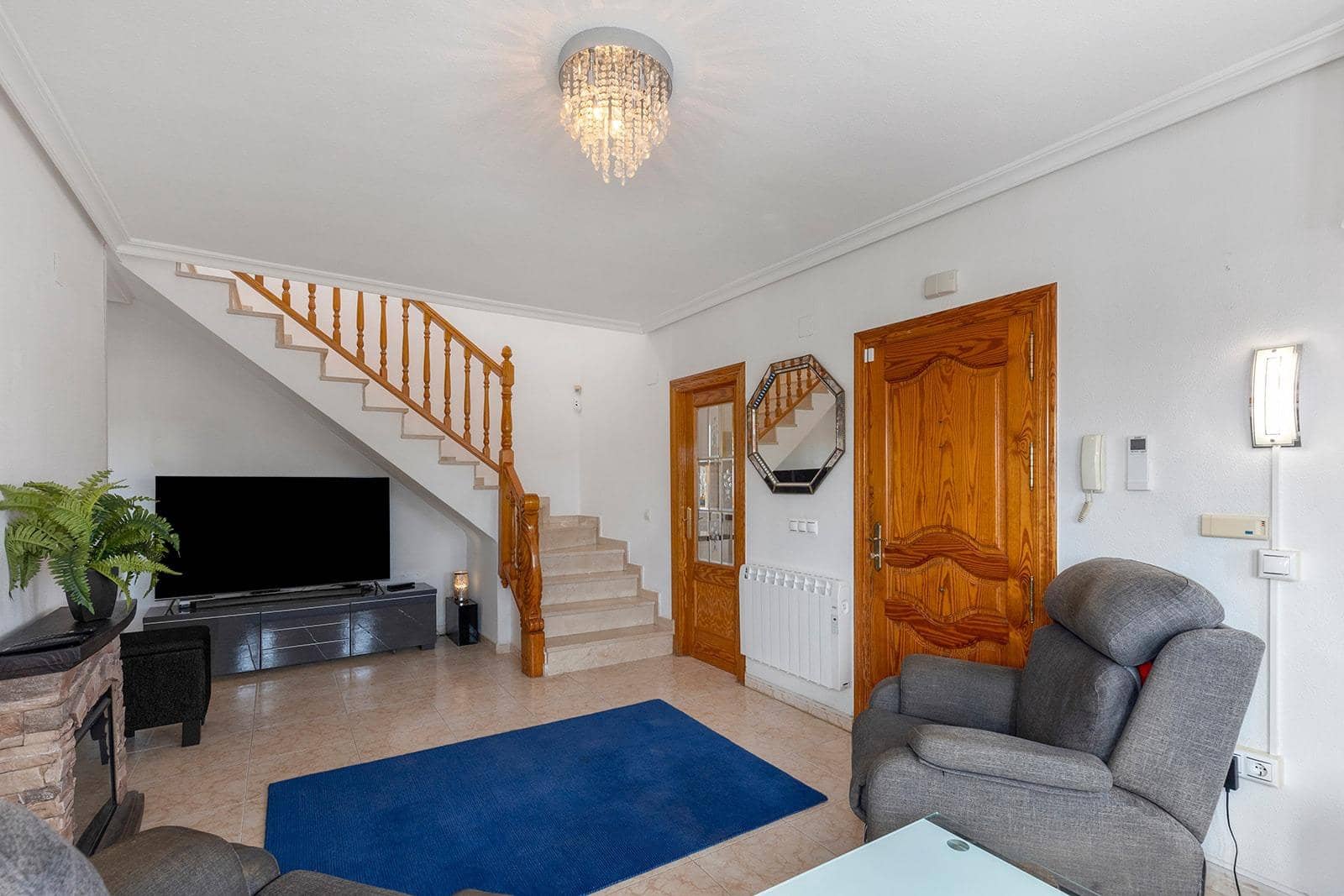 Chalet de 5 habitaciones en Torrevieja en venta con piscina - 395.000 € (Ref: 9674252)