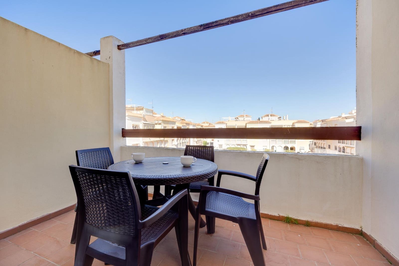 2 makuuhuone Huoneisto myytävänä paikassa Torrevieja mukana uima-altaan - 129 900 € (Ref: 9686470)