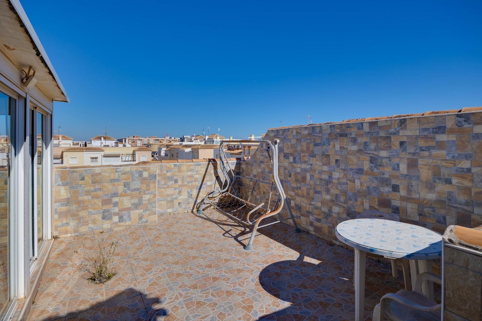 2 makuuhuone Huoneisto myytävänä paikassa Torrevieja mukana uima-altaan - 129 900 € (Ref: 9686470)