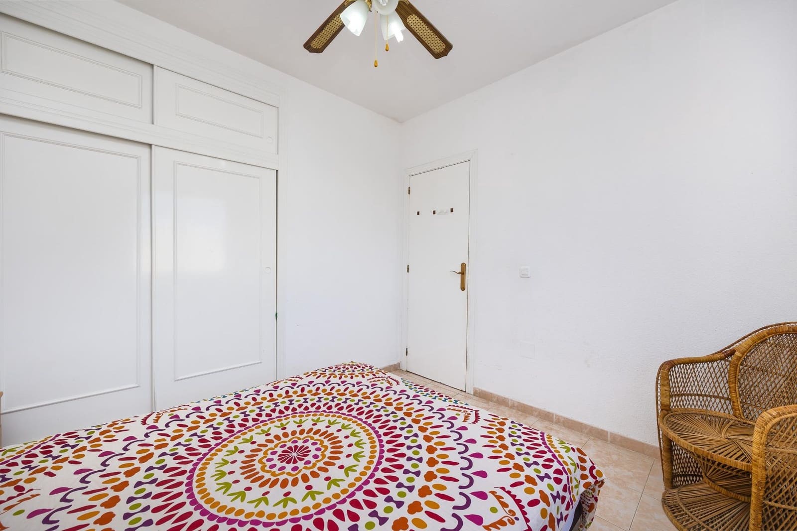 2 makuuhuone Huoneisto myytävänä paikassa Torrevieja mukana uima-altaan - 129 900 € (Ref: 9686470)