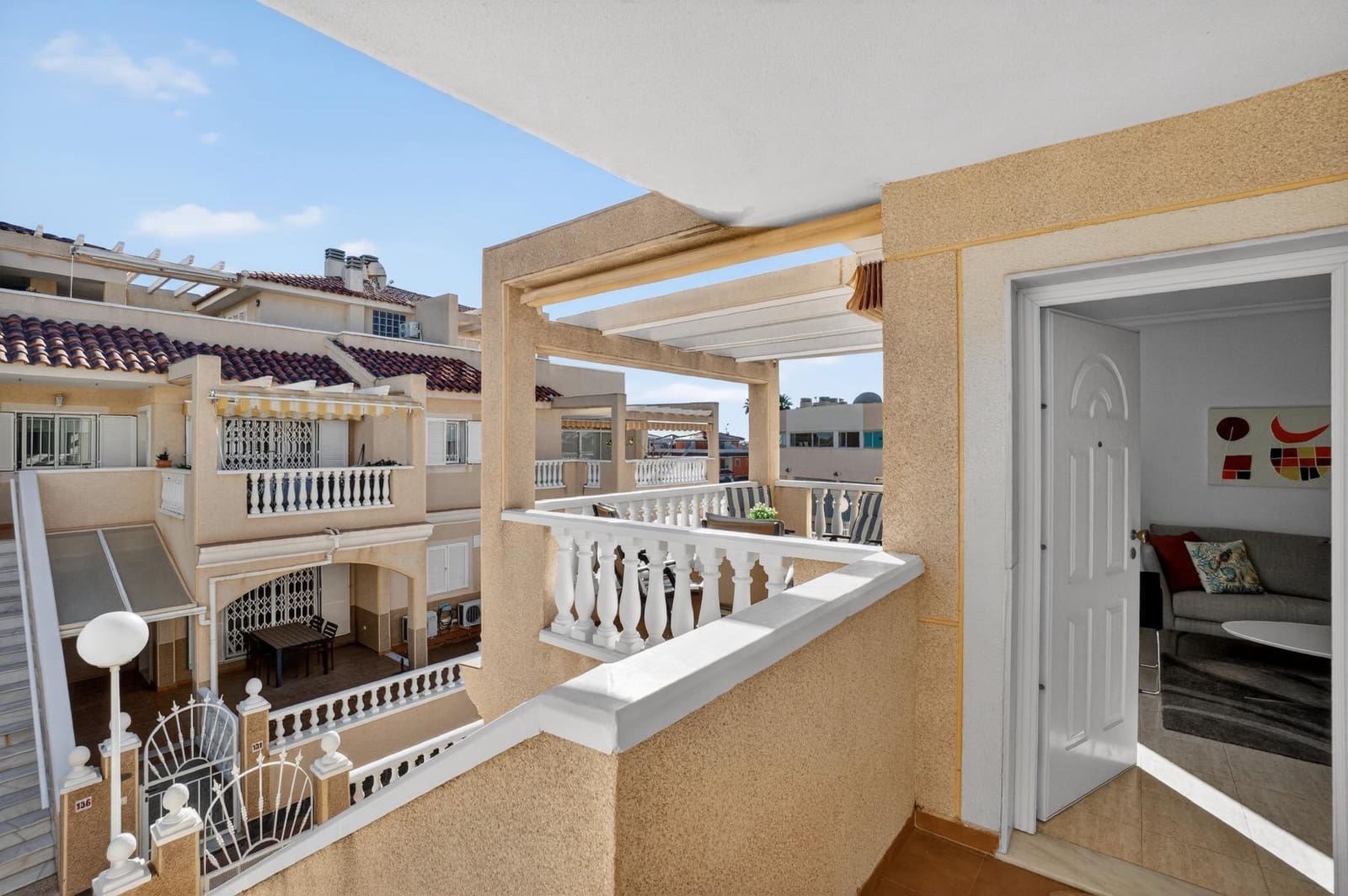 2 soverom Penthouse til salgs i Orihuela Costa med svømmebasseng - € 215 000 (Ref: 9701657)