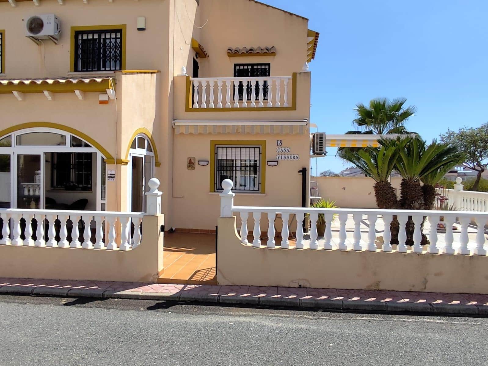 Adosado de 2 habitaciones en Orihuela en venta con piscina - 230.000 € (Ref: 9726658)