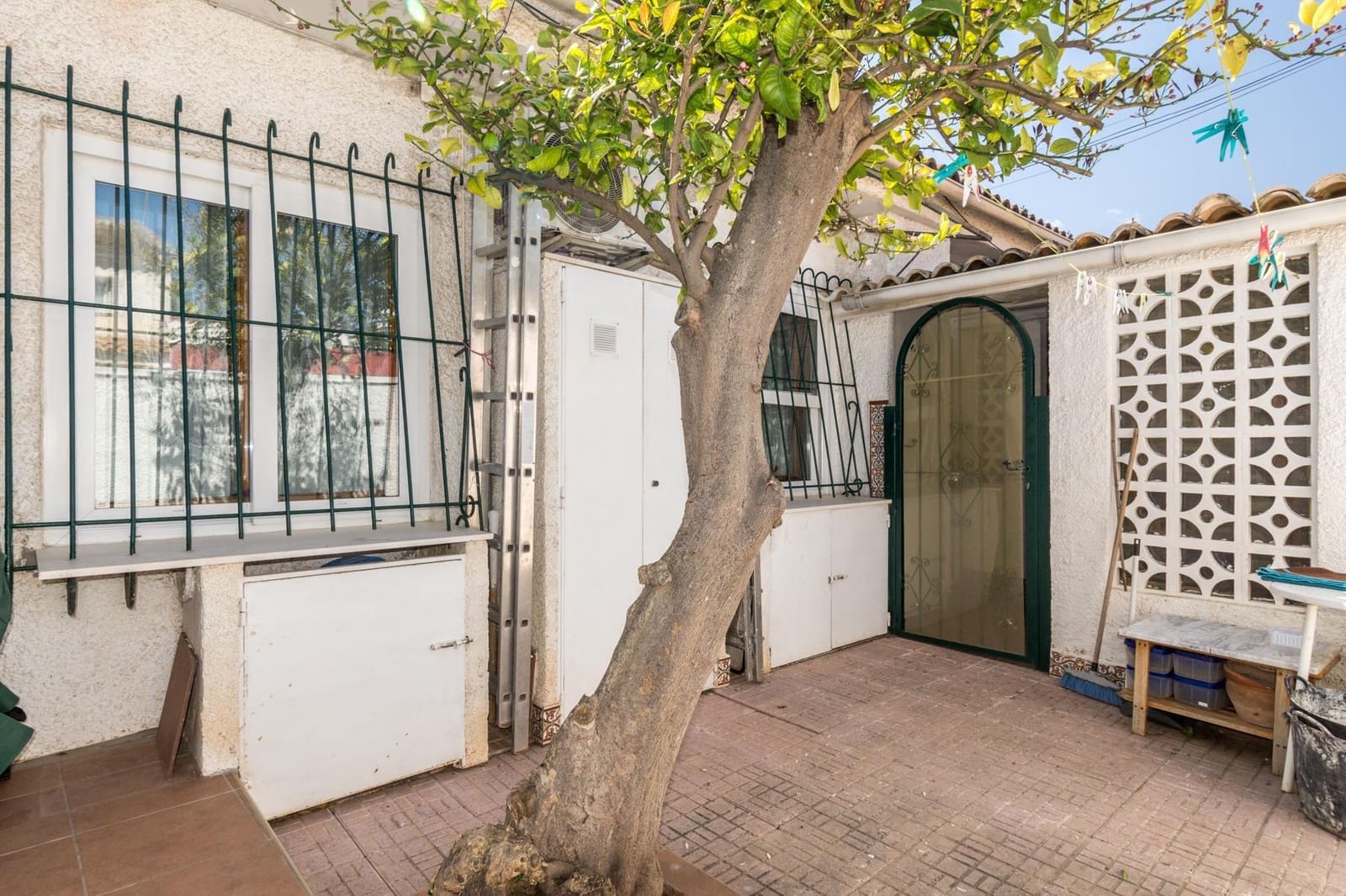 2 bedroom Bungalow for sale in El Limonar with pool - € 149,900 (Ref: 9726660)