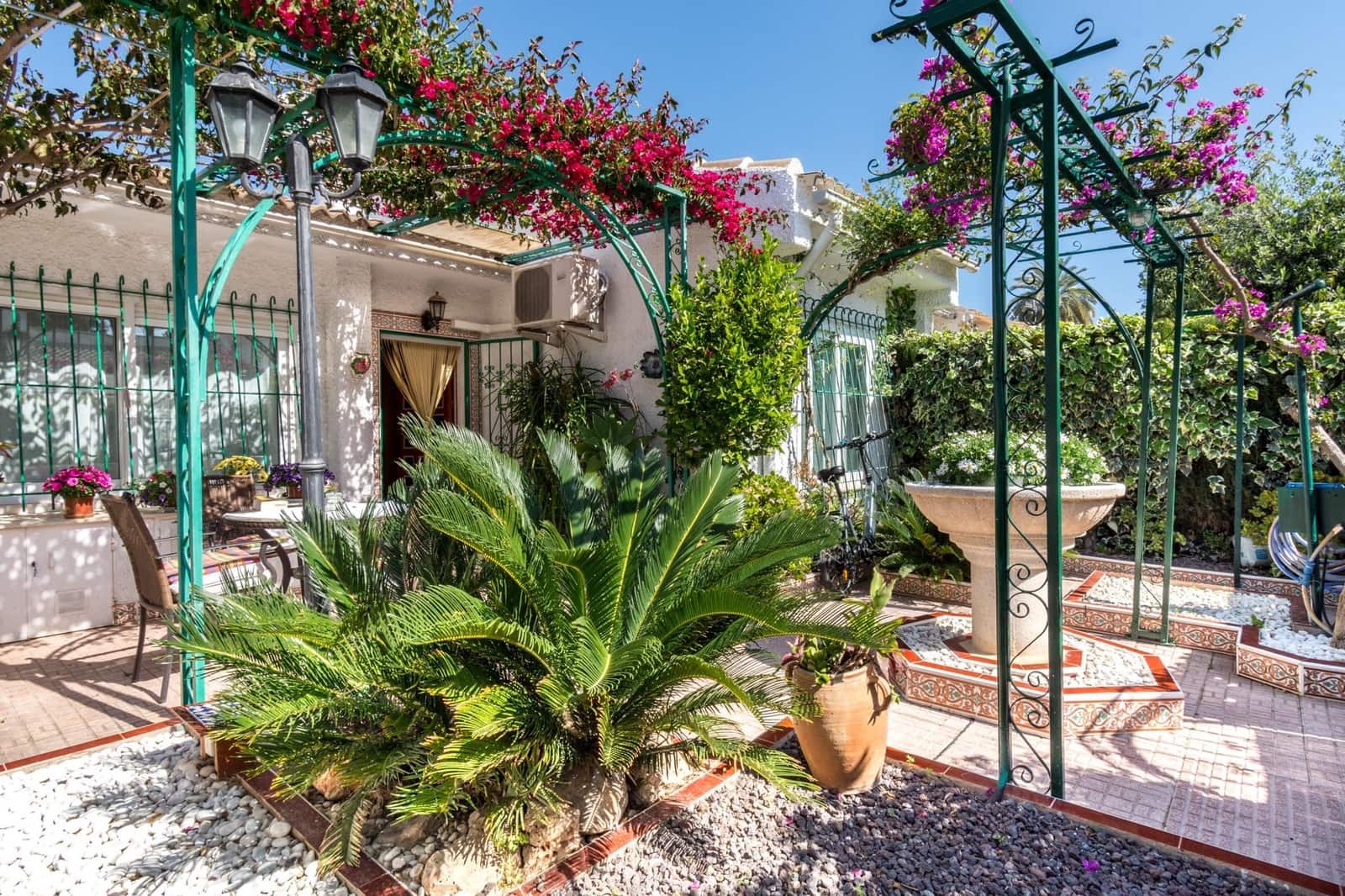 2 bedroom Bungalow for sale in El Limonar with pool - € 149,900 (Ref: 9726660)