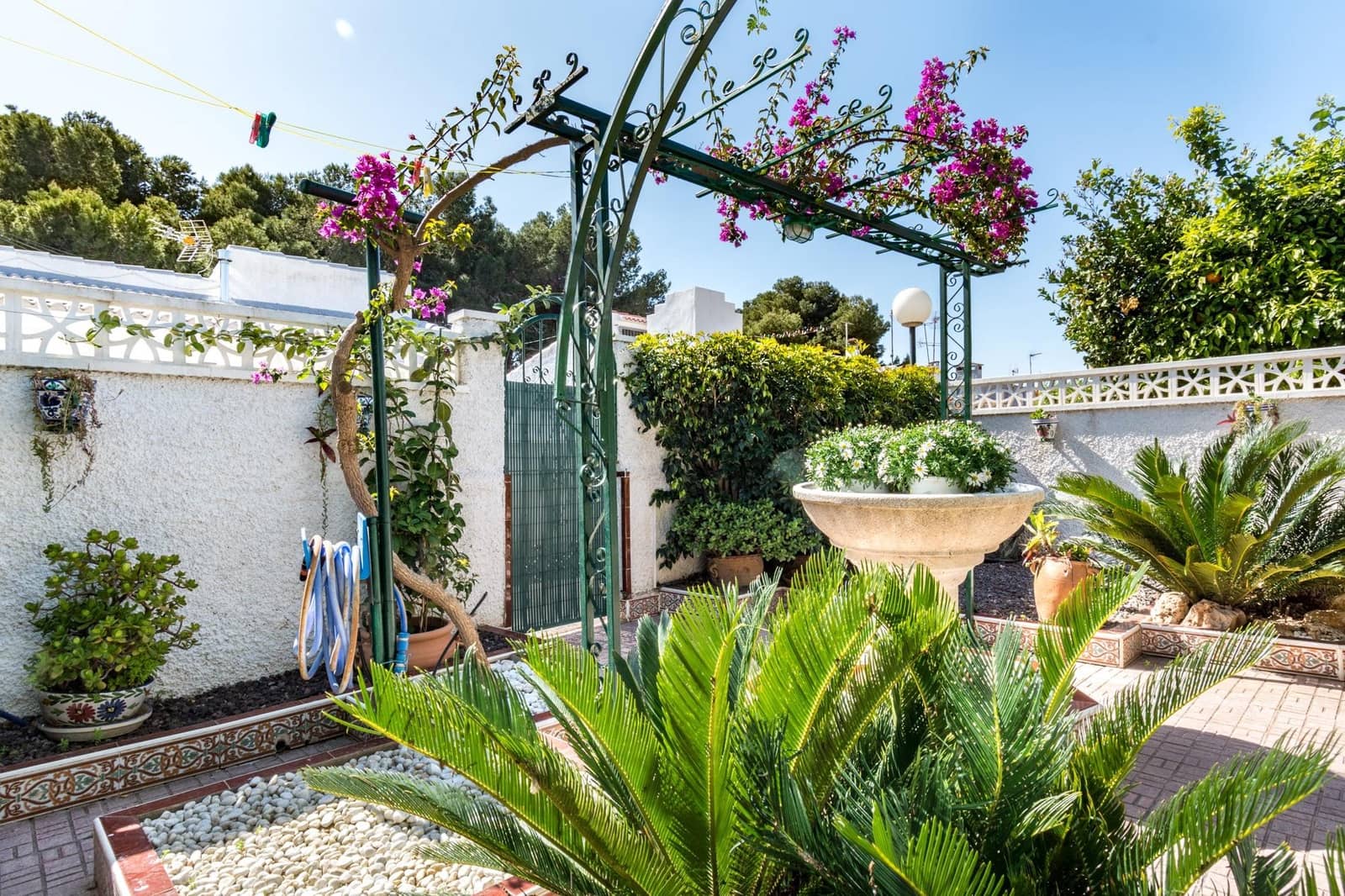 2 bedroom Bungalow for sale in El Limonar with pool - € 149,900 (Ref: 9726660)