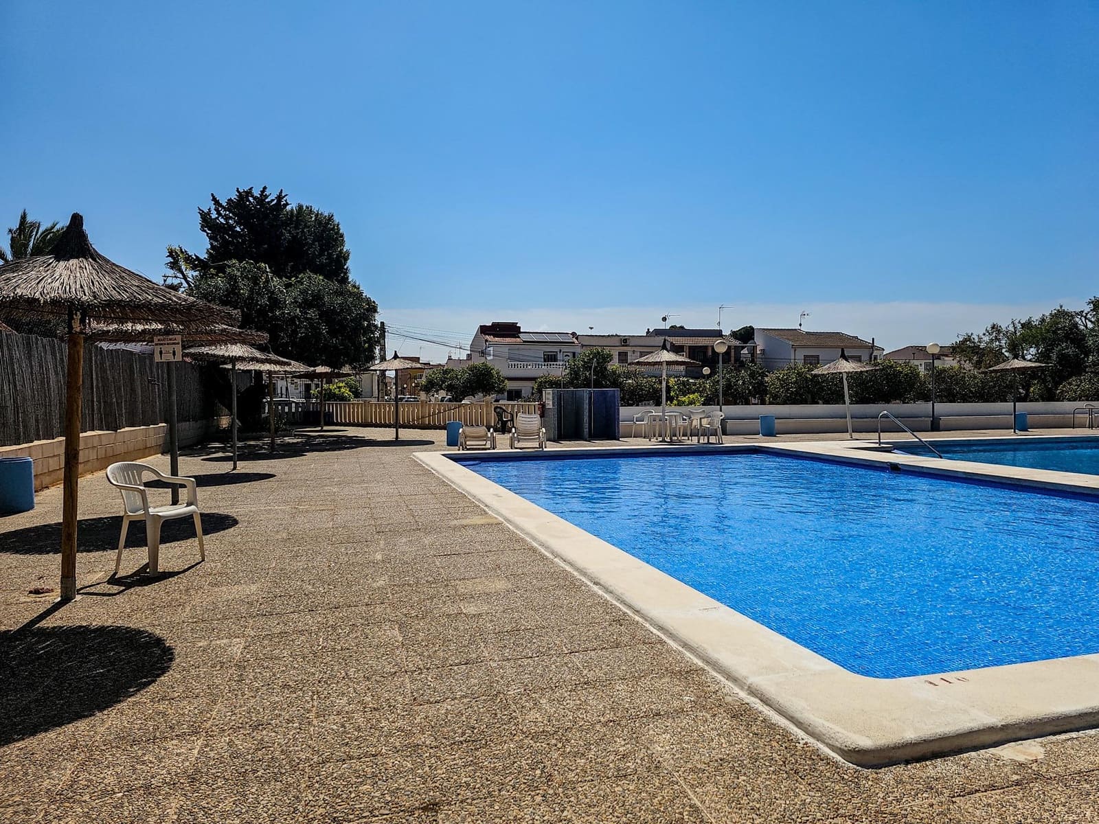 2 bedroom Bungalow for sale in El Limonar with pool - € 149,900 (Ref: 9726660)