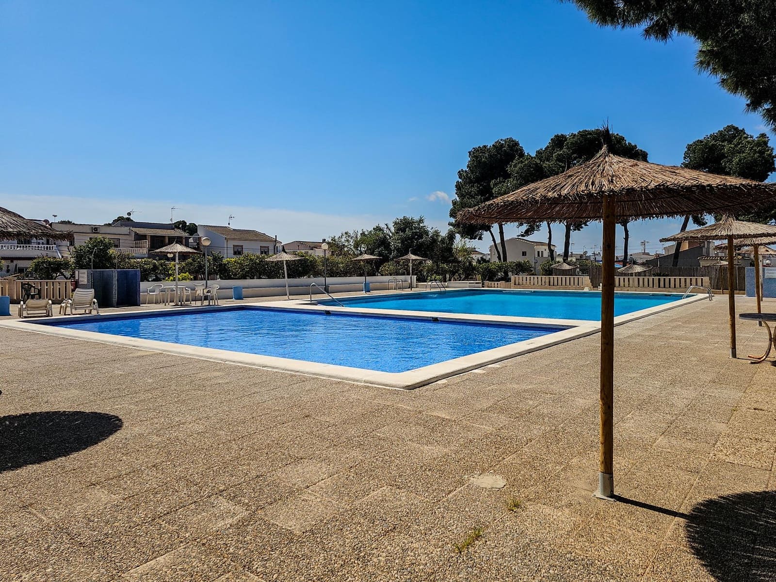2 bedroom Bungalow for sale in El Limonar with pool - € 149,900 (Ref: 9726660)